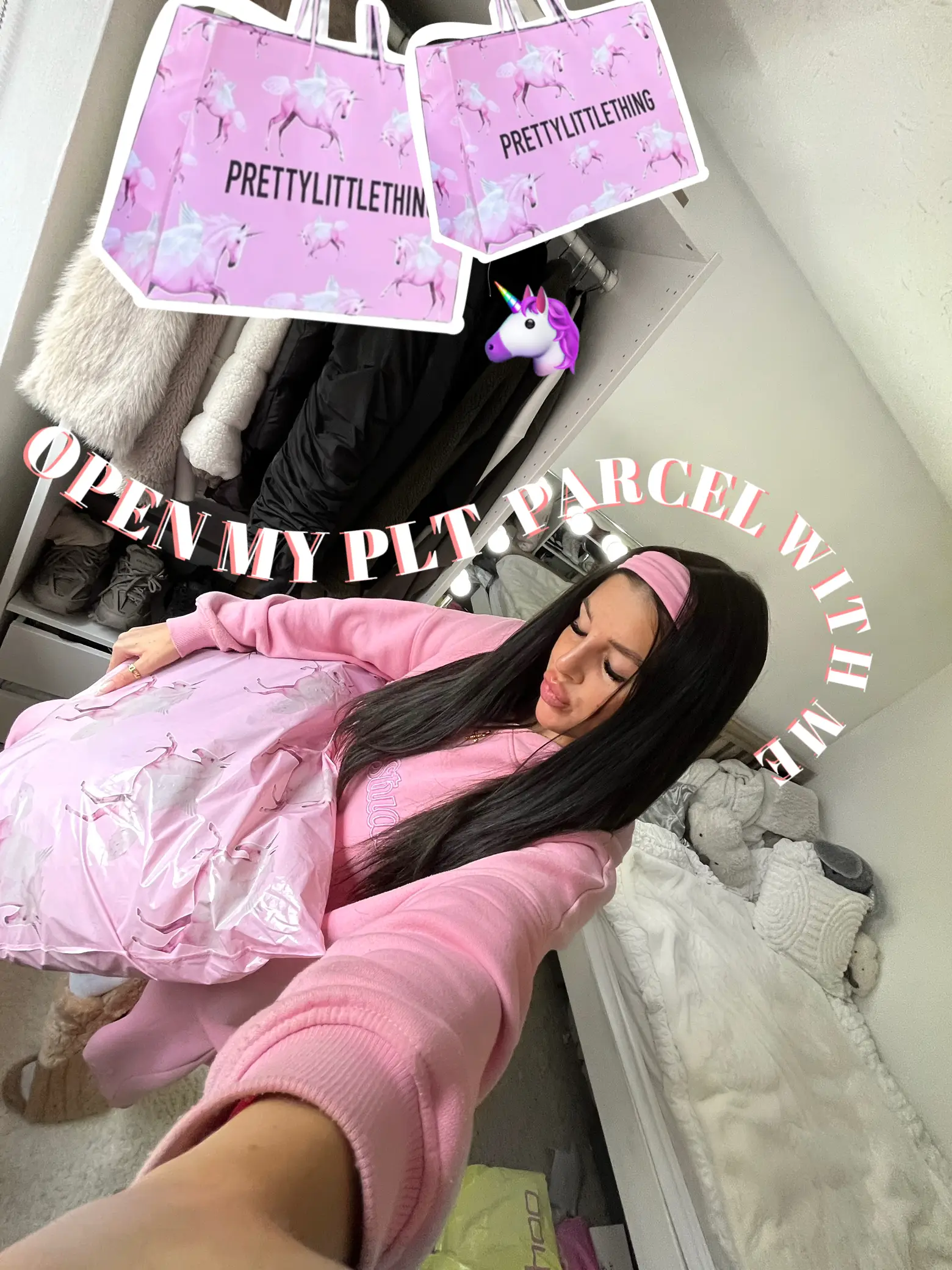 NEW! - PRETTYLITTLETHING plt Velour Runner Shape Hot Pink Shorts
