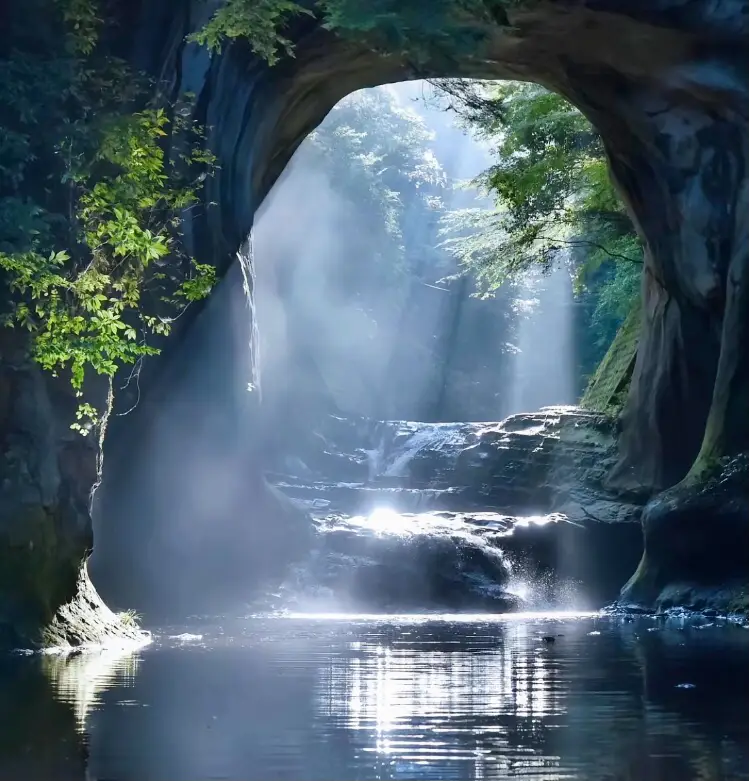 ハートの景色が観れるジブリのような絶景🌊 | 陽子_旅行が投稿したフォトブック | Lemon8