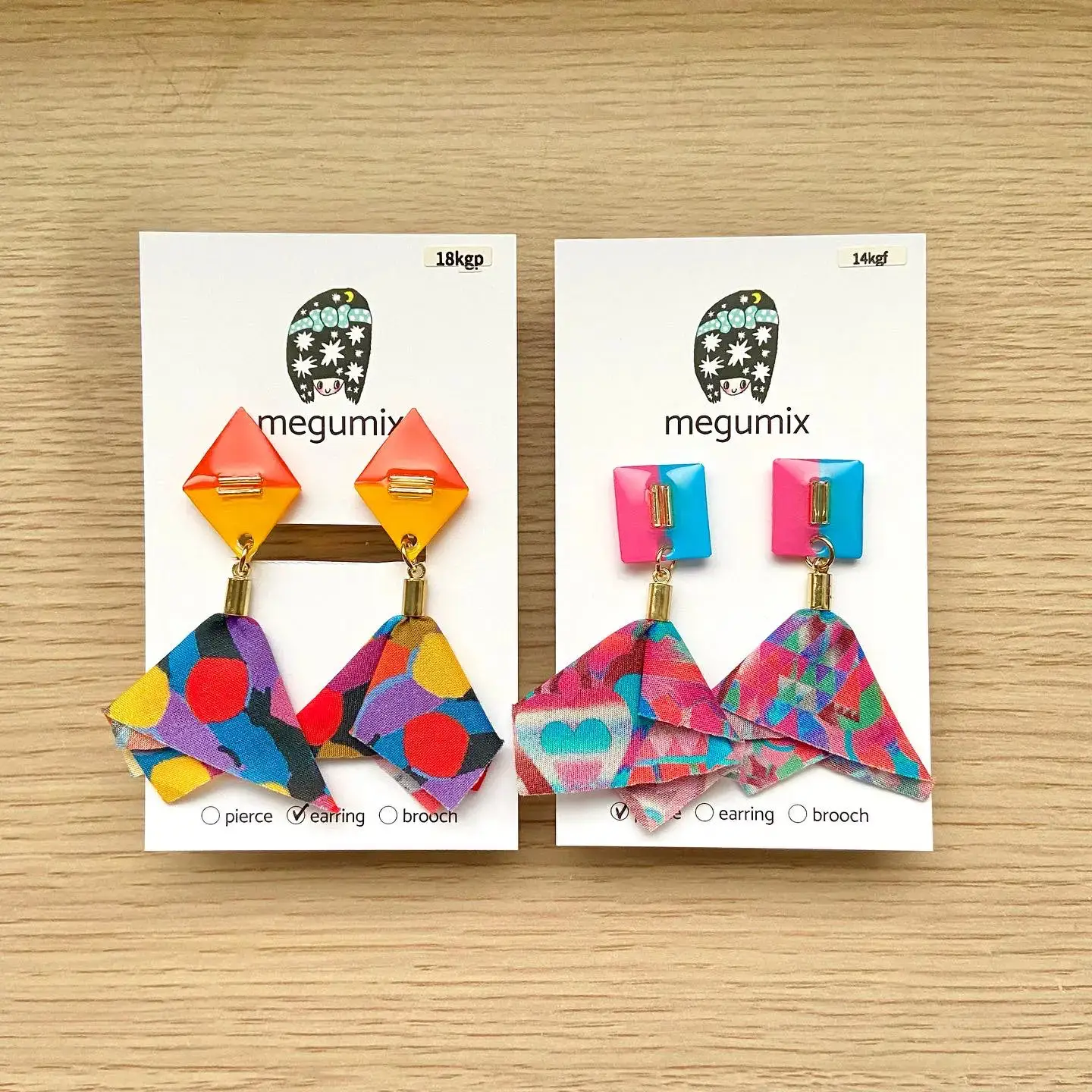 32 ブローチシリーズカラフル猫さん✨ハンドメイドピアスorイヤリング