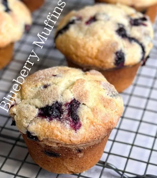 Crumb Topped Mini Blueberry Muffins Recipe - Emily Laurae