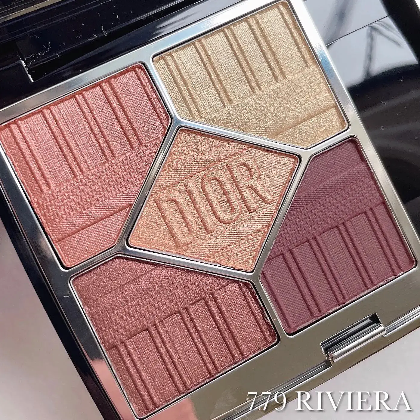 Dior 2022 夏のサンククルールクチュール- ̗̀📣 | Manaが投稿した