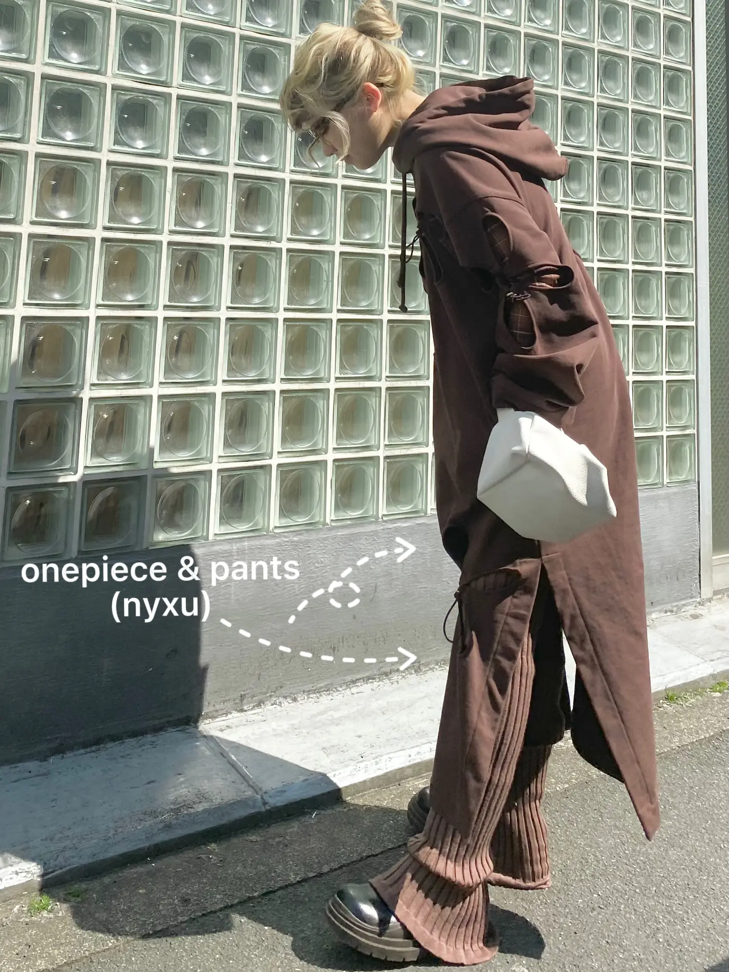 nyxu フラワー 穴あき フラワー スウェットパンツ ニュクス nyxu