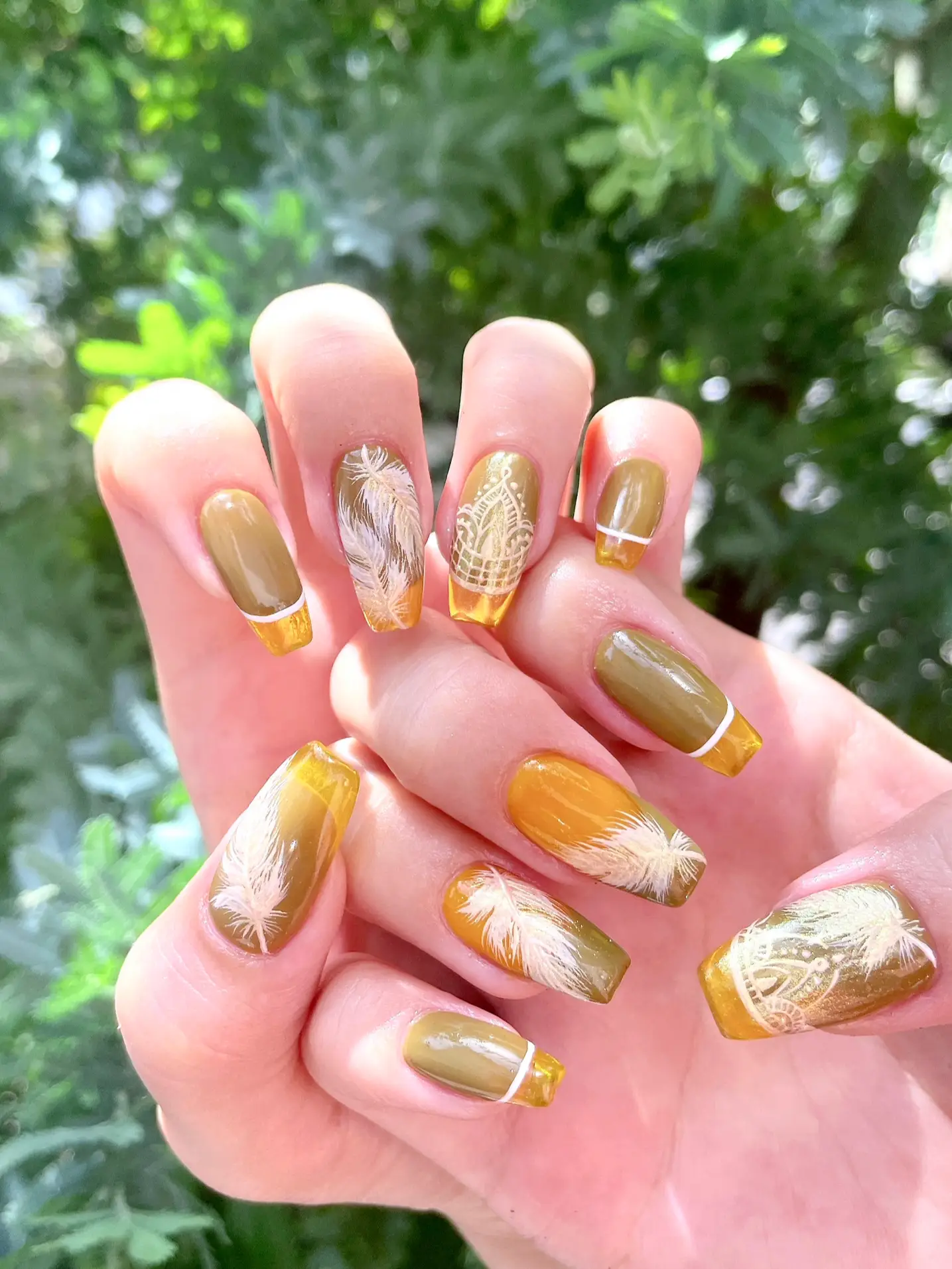 夏におすすめ！フェザー×エスニックネイル💅🏻🪶 | Ma_mが投稿したフォトブック | Lemon8