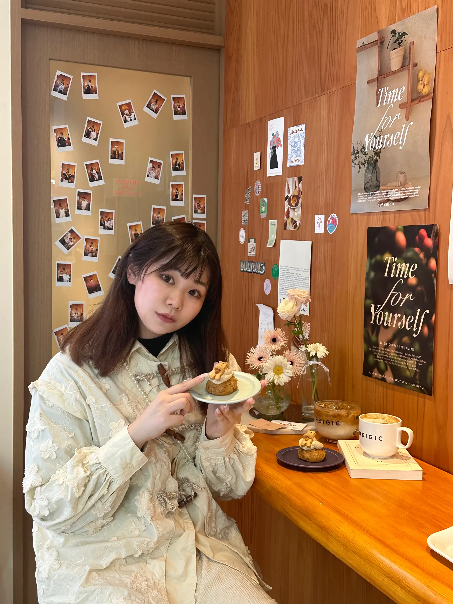 オーダー受付トランプいっぱい️ティーカップ猫ちゃんたち おしゃれ＆美味しい女子会におすすめ｜ソファ席ありのランチ