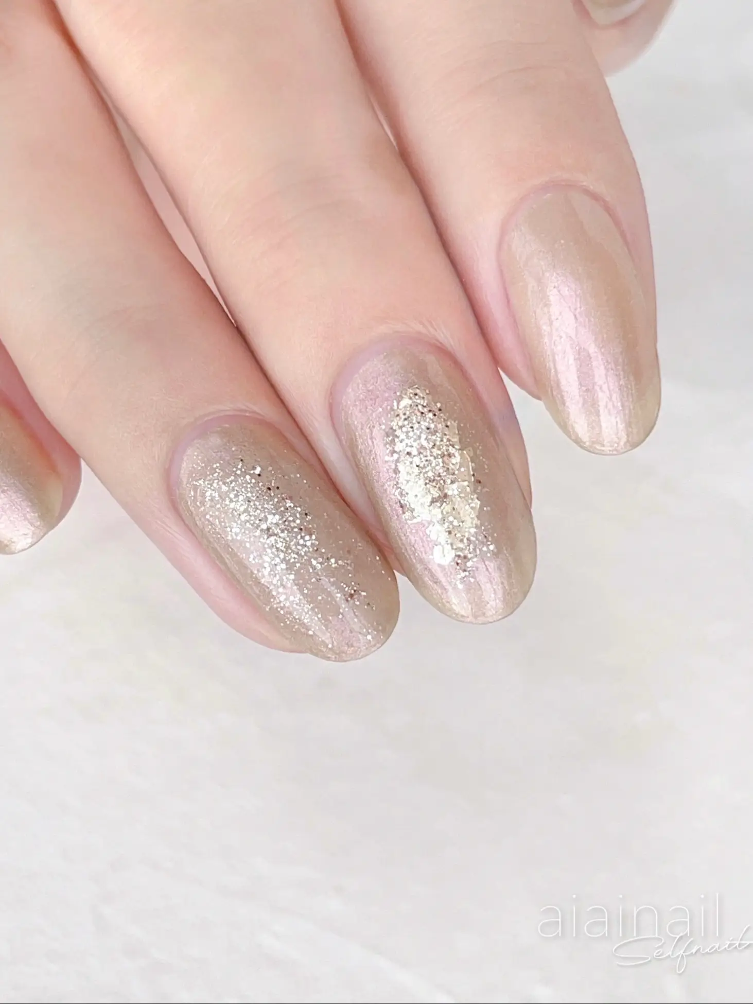 Polarized metallic gold mature nail, Gallery posted by aiainail_