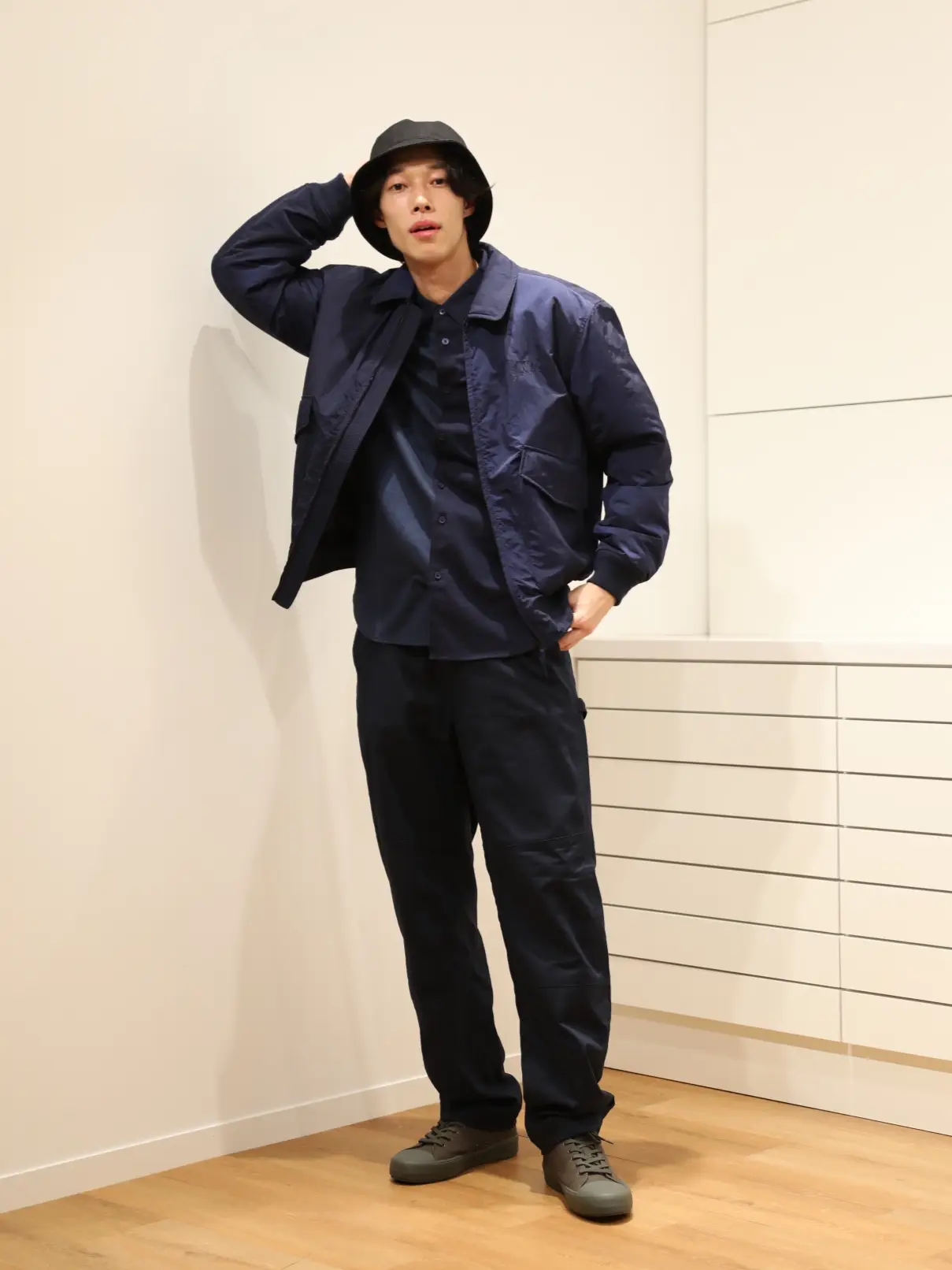 UNIQLO JW ANDERSON ネイビーコーデ | hIrokI_kkが投稿したフォト  