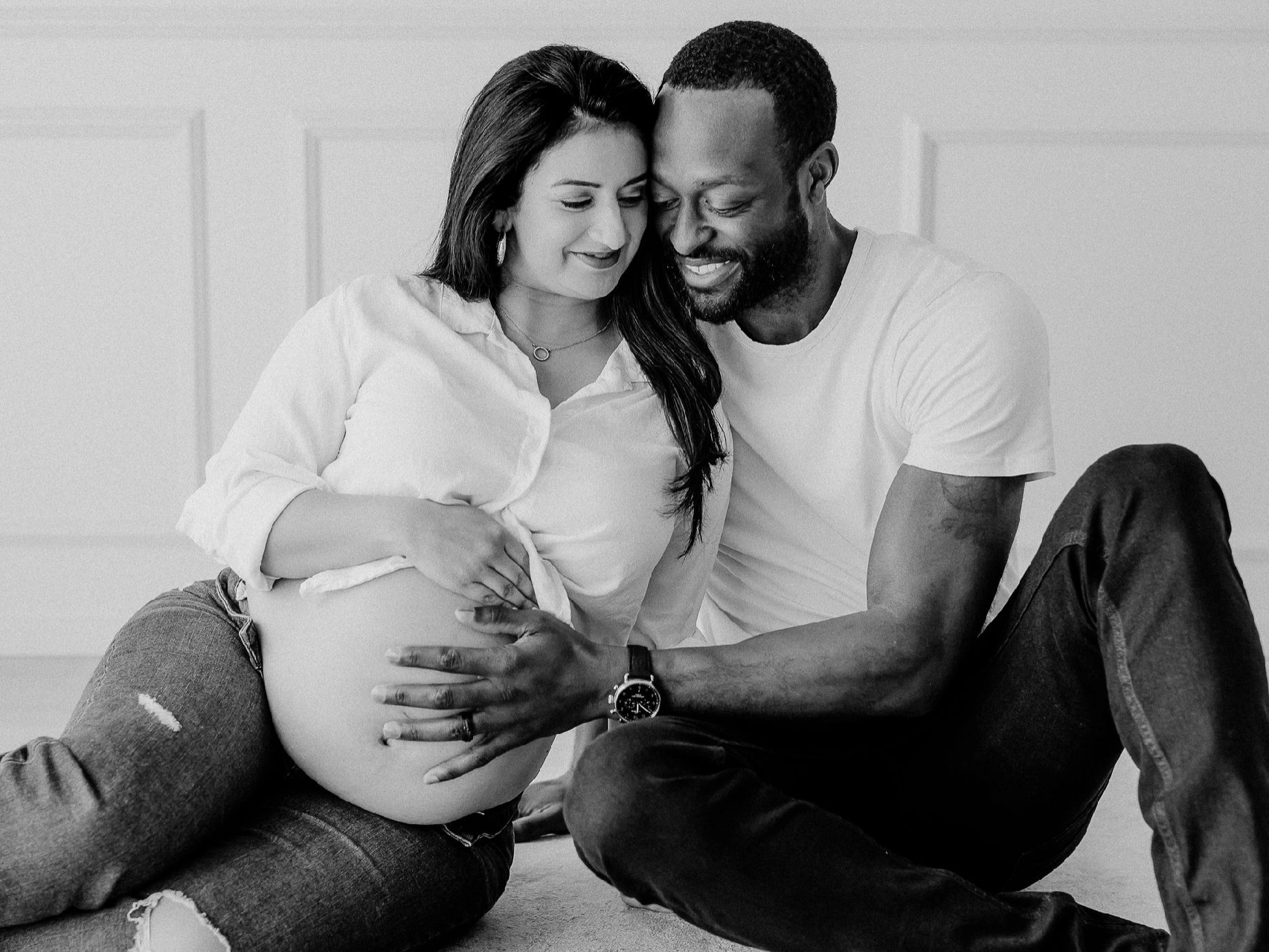 Classic Casual Studio Maternity Session's images