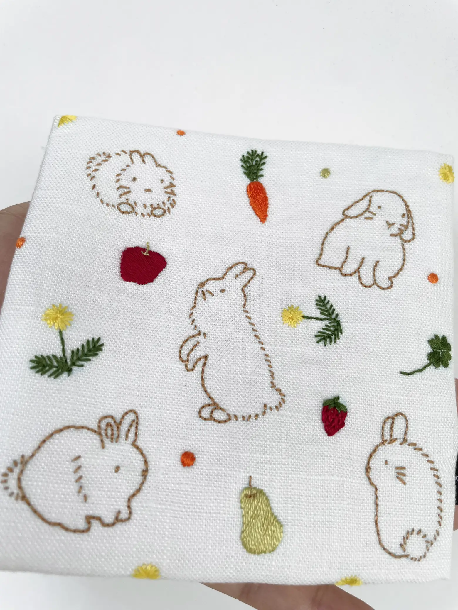 干支の刺繍画「兎」