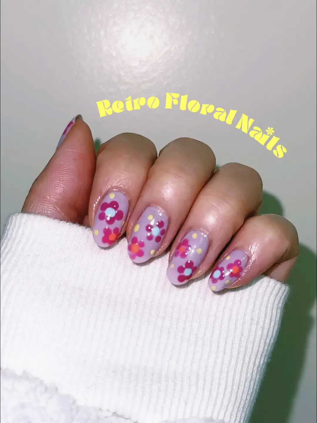 Easy floral nail art using a dotting tool🌸🌼