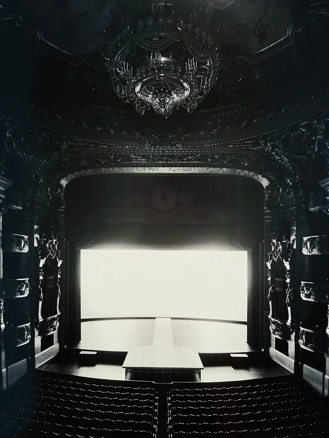 Speaking of abandoned theater, Hiroshi Sugimoto * | Gallery posted