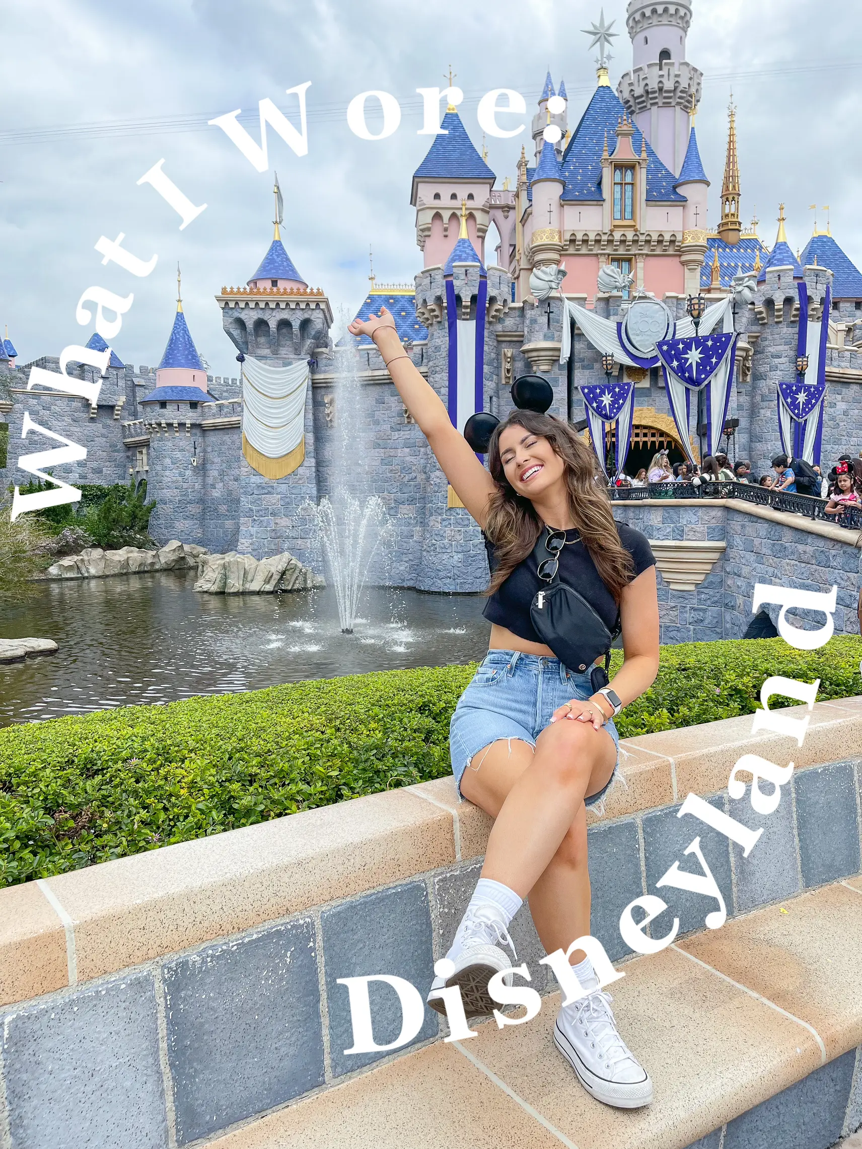 4 Stylish Outfits Fashion Girls Wear to Disneyland  Disney outfits women, Disneyland  outfit spring, Theme park outfits