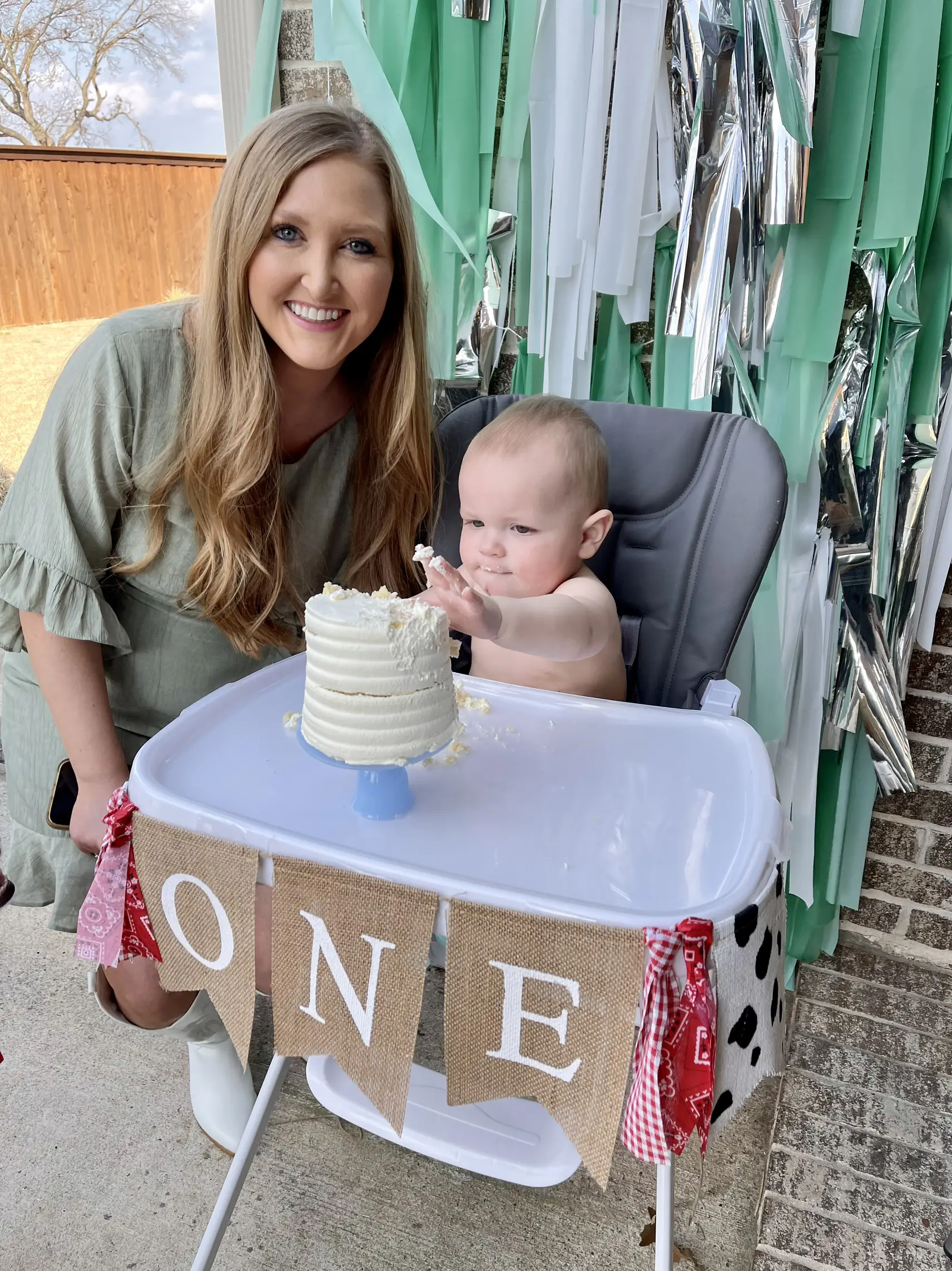 Watch me decorate for baby boy's Bluey birthday 💙 #firstbirthday #diy, Birthday  Decorations