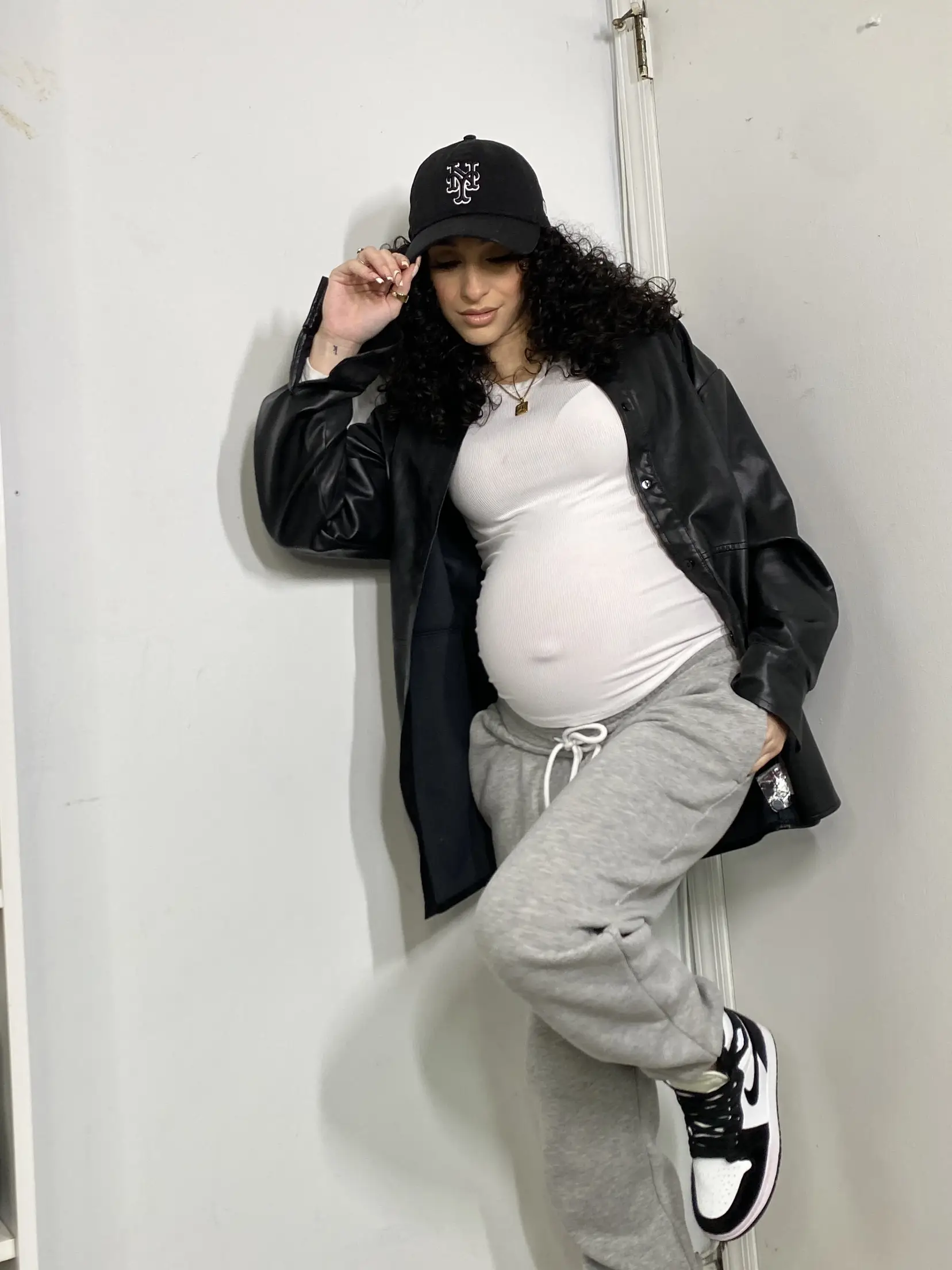 Skims try on 17 weeks pregnant, Video published by Krystiana