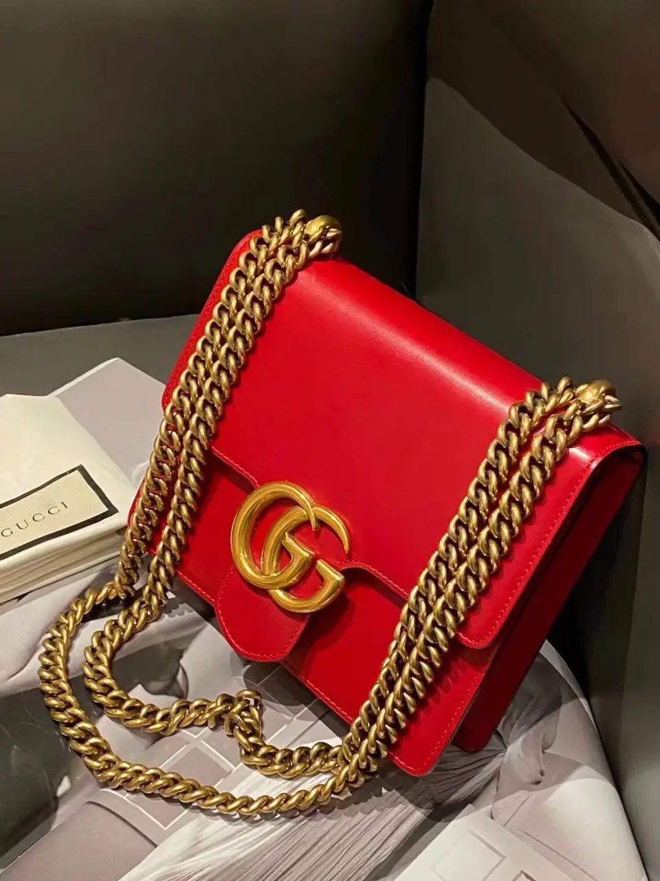 Red gucci bag with gold chain hot sale