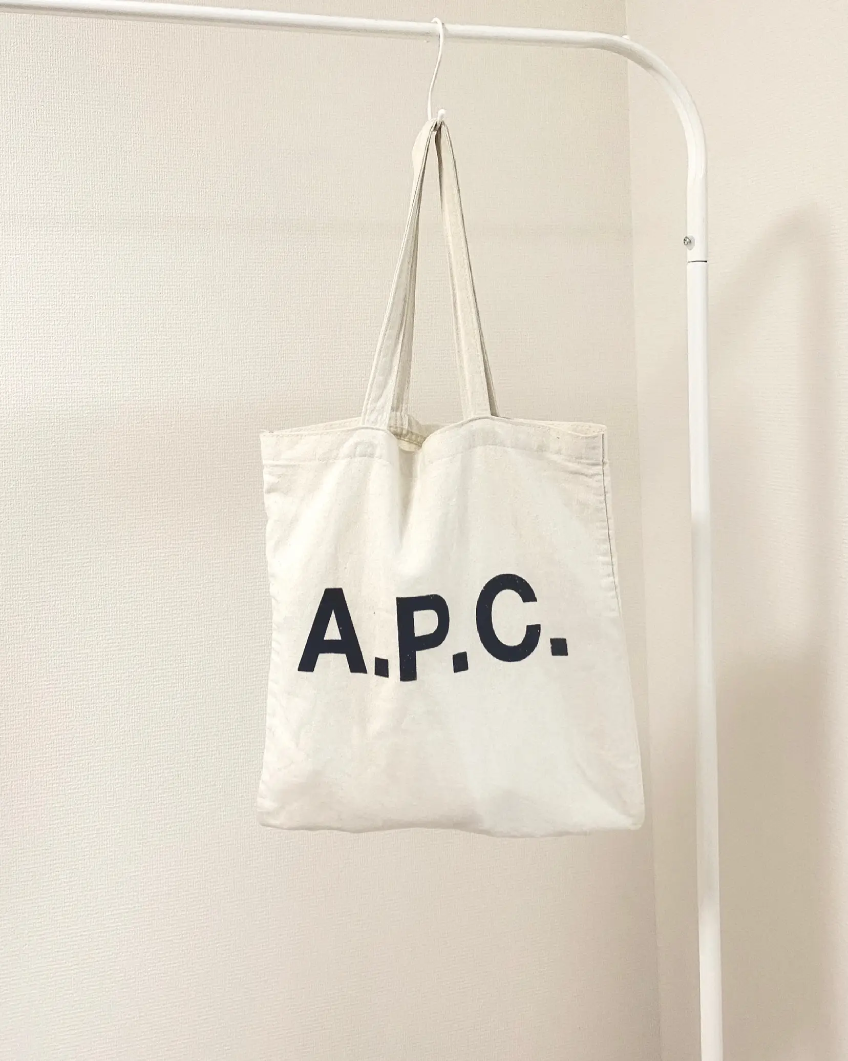 APC トートバッグ | ‍が投稿したフォトブック | Lemon8