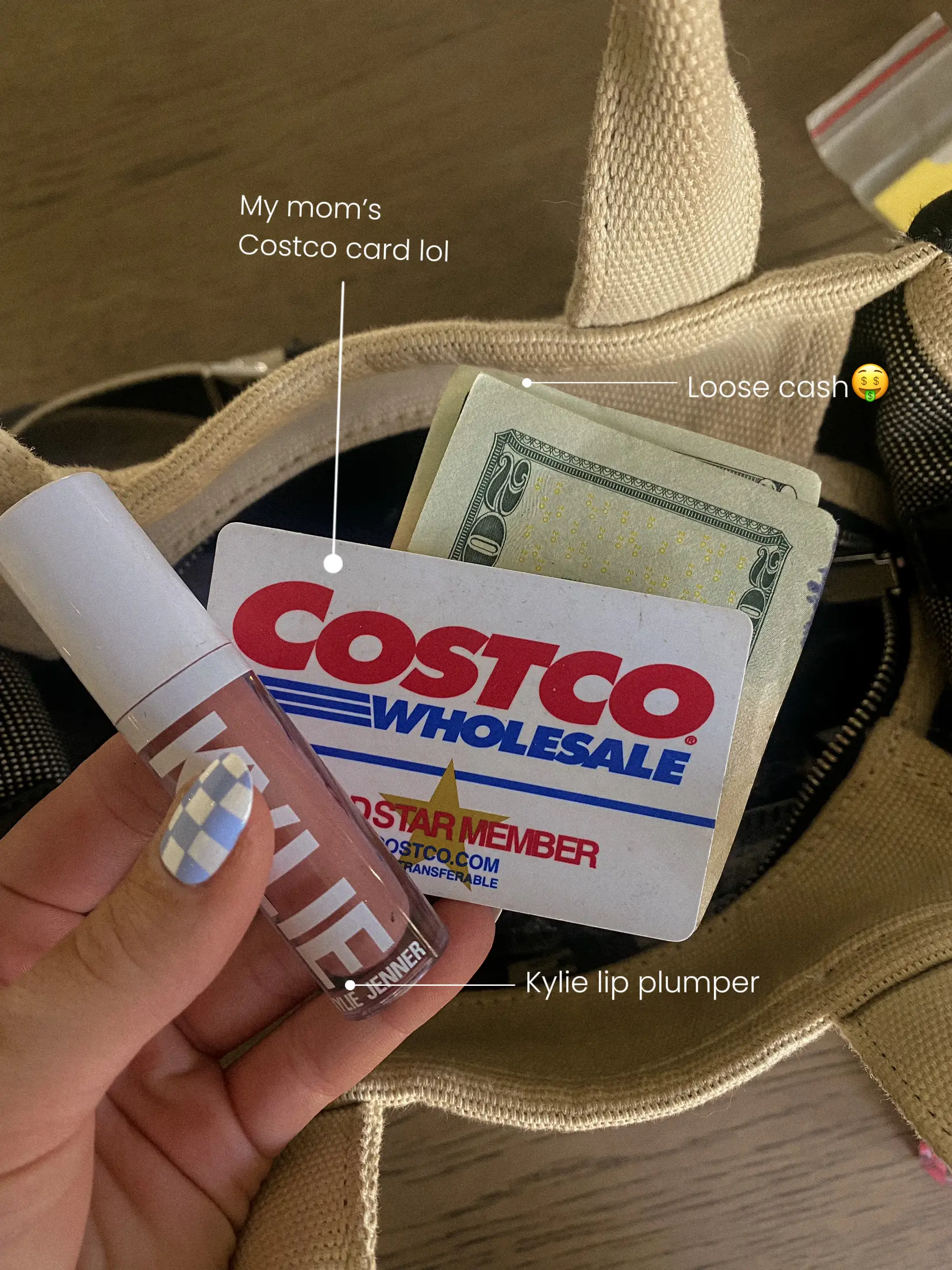 Forgot my wallet because Apple Pay is too good to me #whatsinmybag