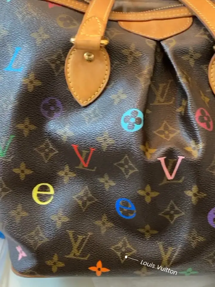 Painted Louis Vuitton bees  Handpainted bags, Painted handbag, Painting  leather