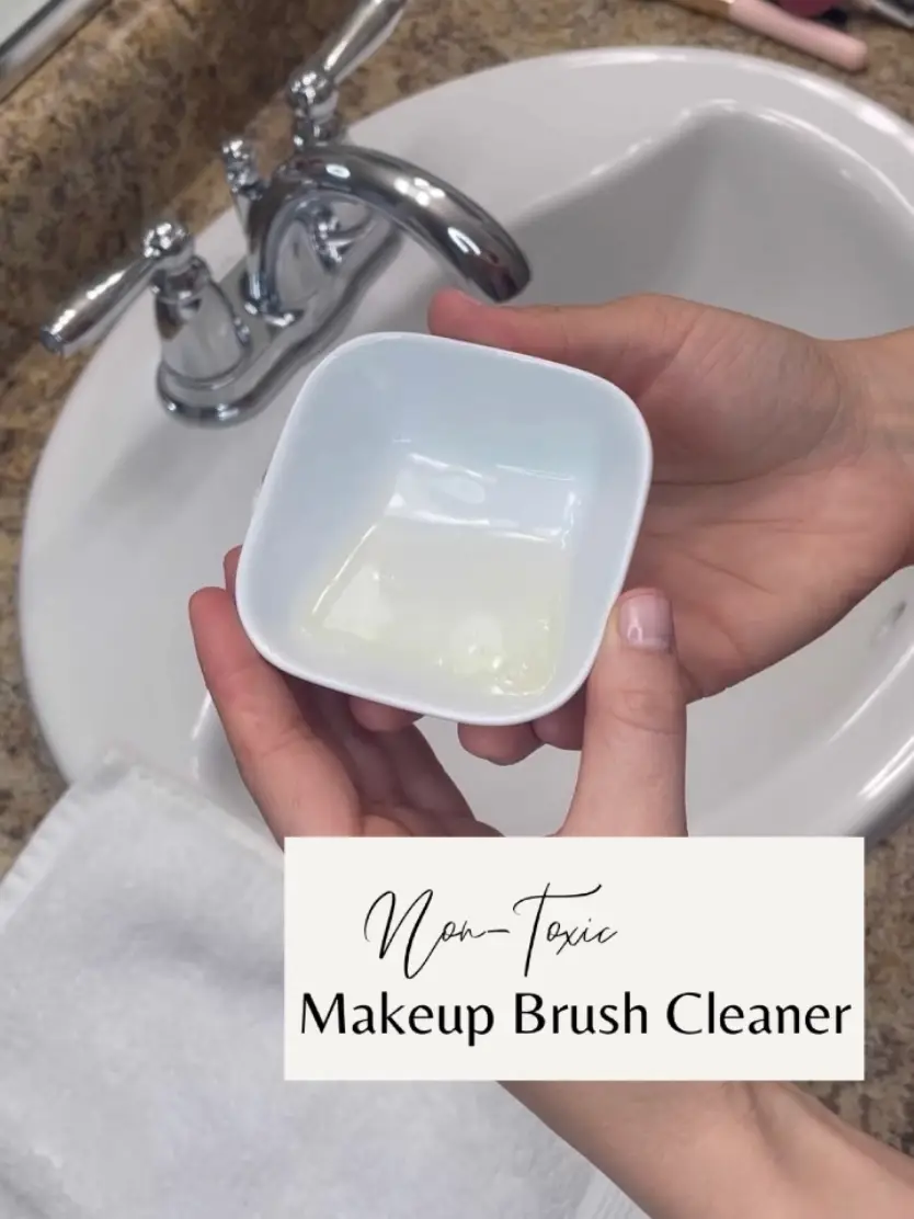 DIY NonToxic Makeup Brush Cleaner Video published by WiildeWellness
