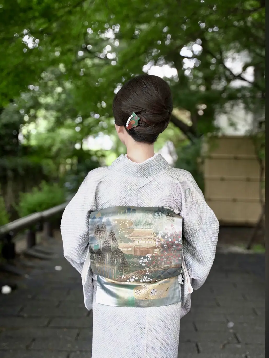 着物👘後ろ姿 きぬたや総絞り訪問着✨金閣寺の袋帯 | mitsuyo122が投稿