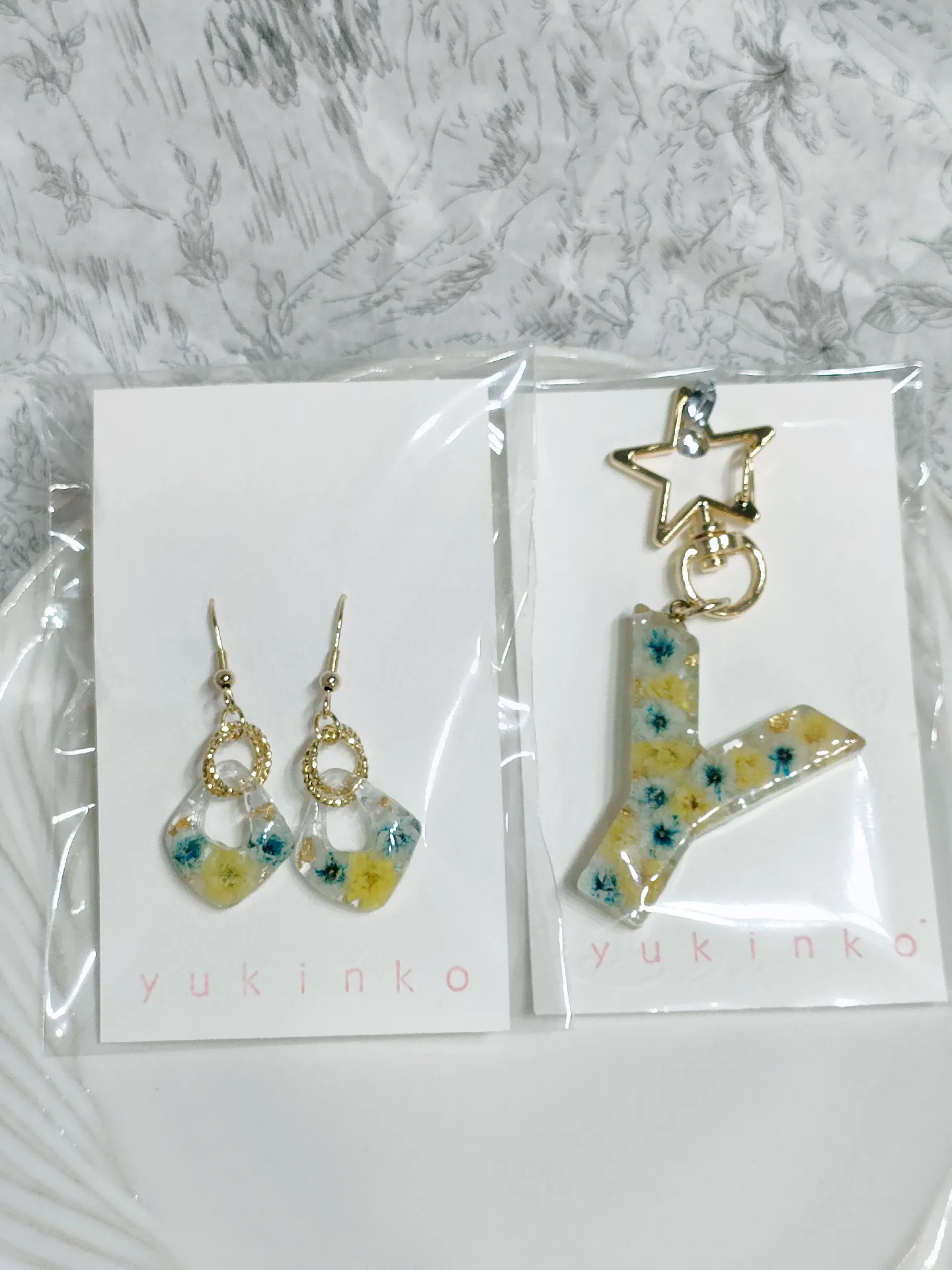 うるるんかすみ草ピアス・イヤリング(ローズ)