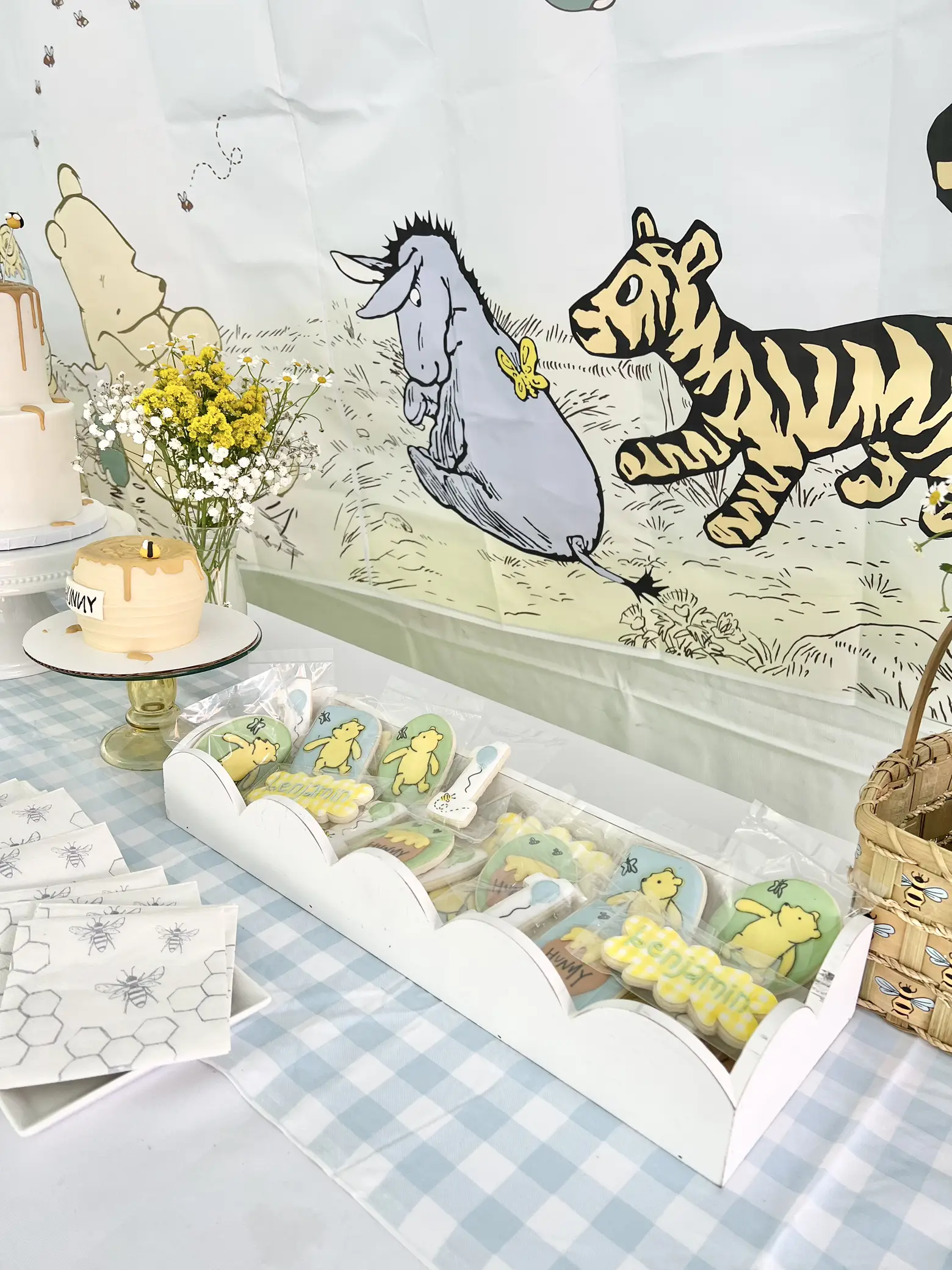 Winnie the Pooh table centerpieces  Winnie the pooh birthday, Tiger  birthday party, 1st boy birthday