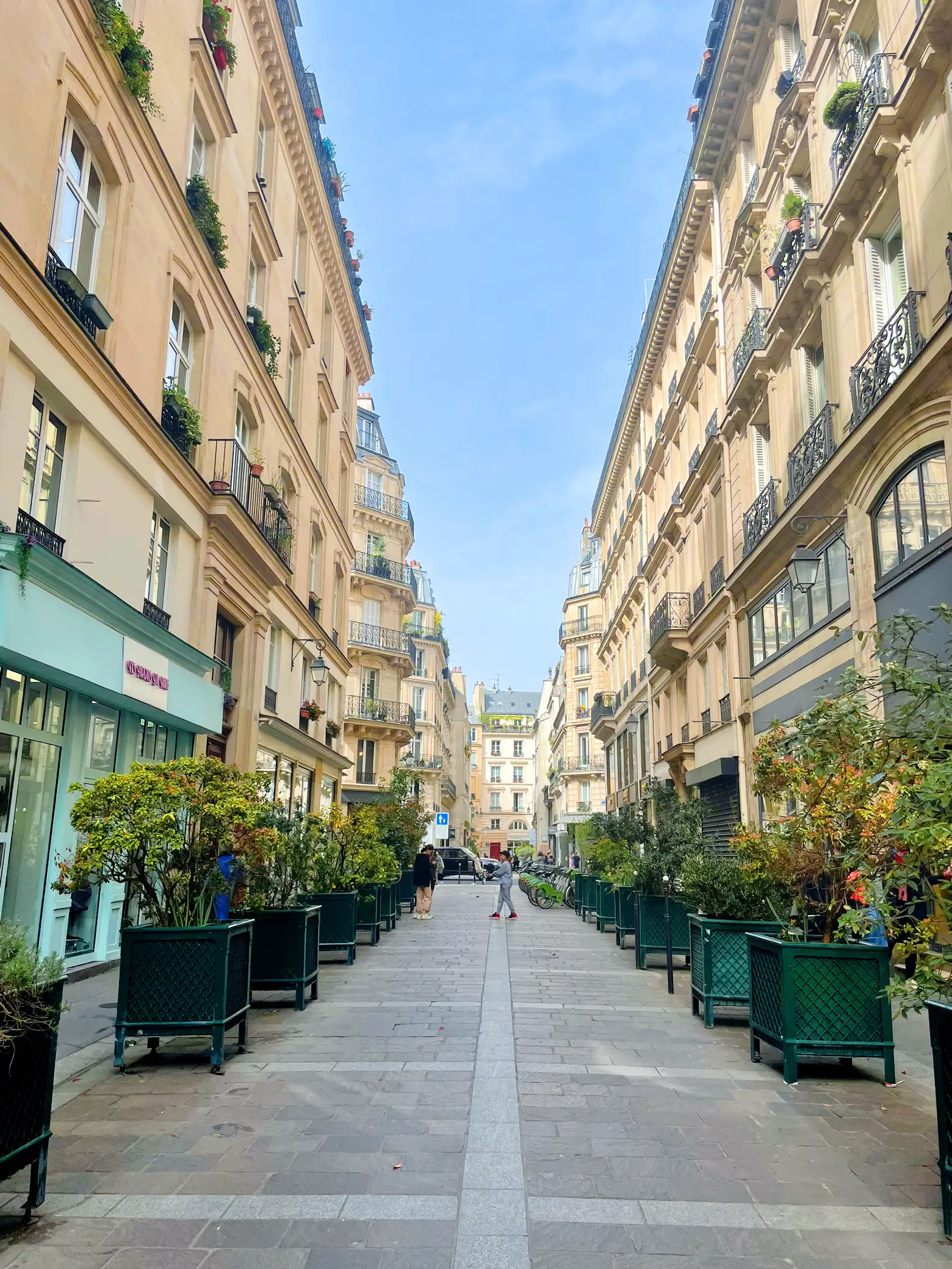 Day 3 in Paris ft the best place to go shopping! | Gallery posted