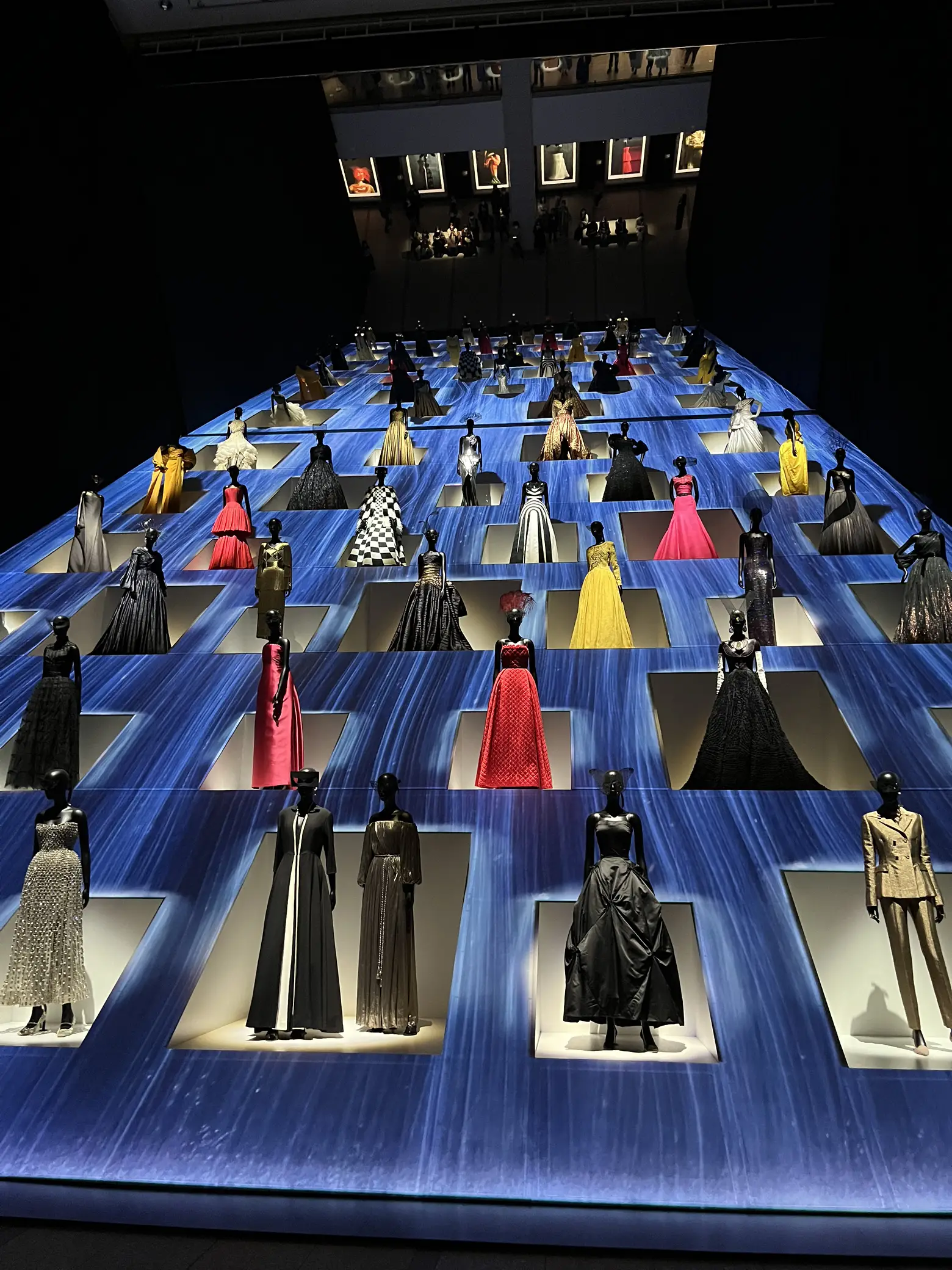 Dior exhibition tickets on the clearance day