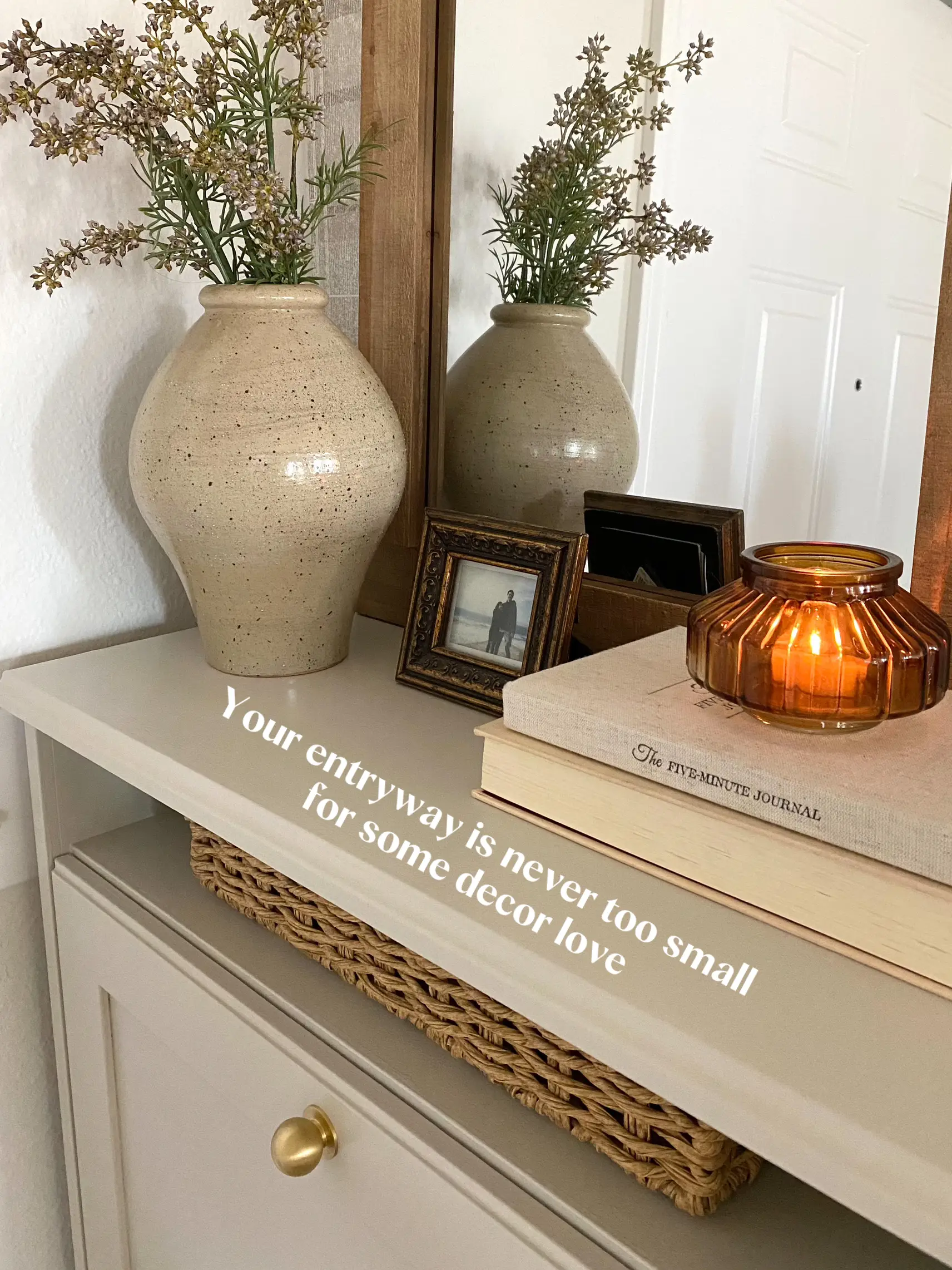 5 Inviting Small Entryway Decor Ideas - Eunice at home