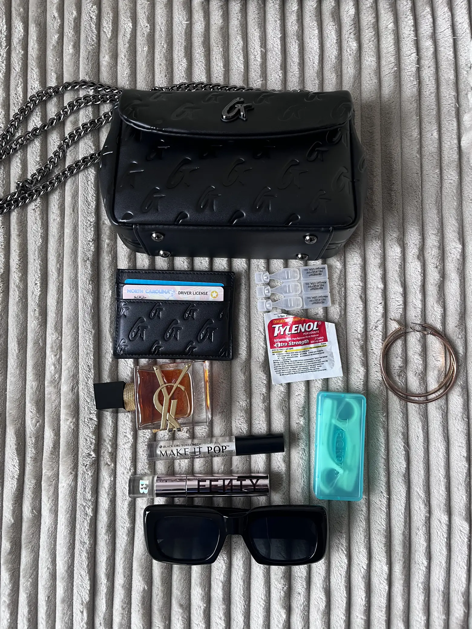 What's in my Glamaholic Tote #whatsinmybag 