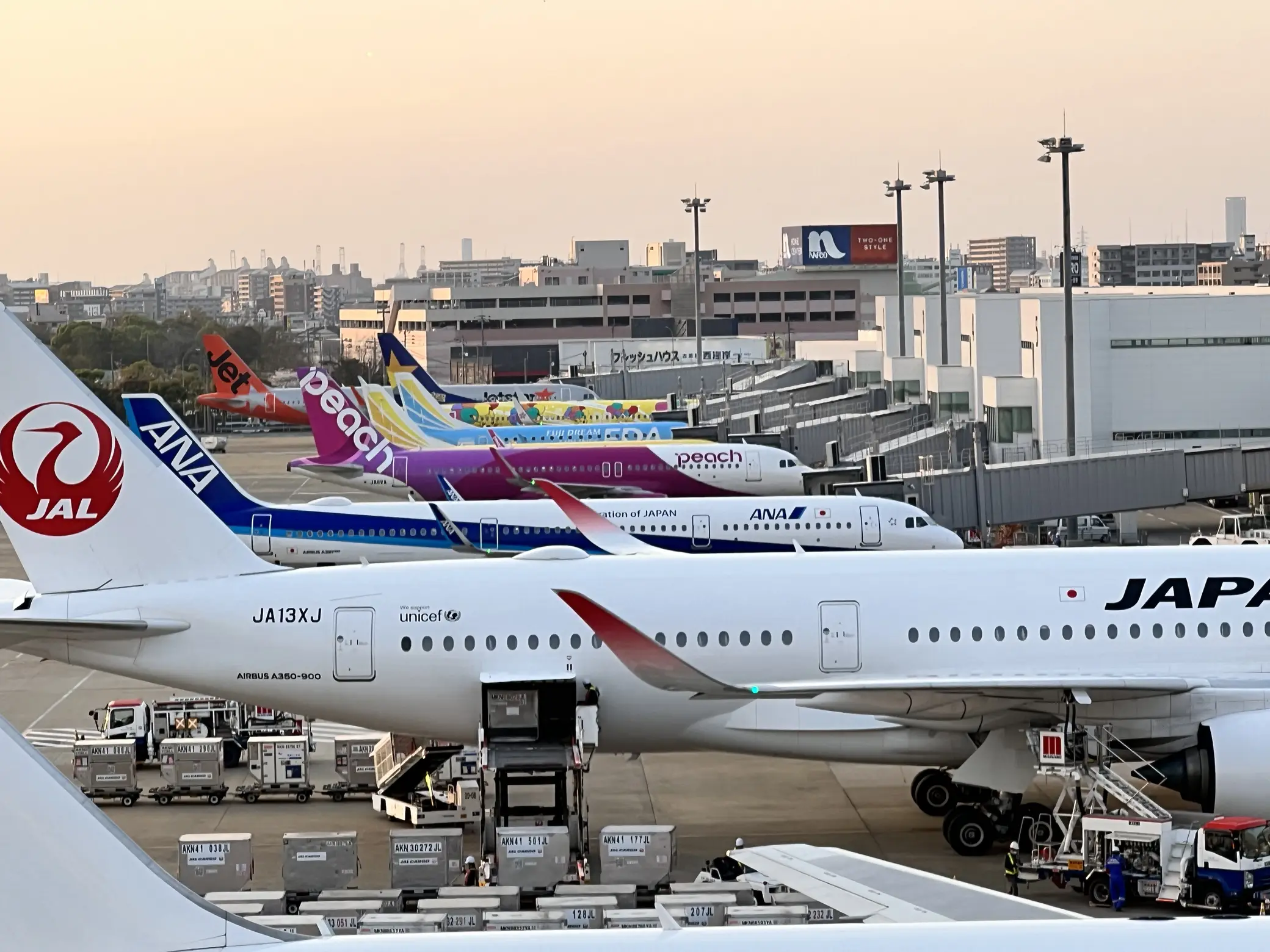 JAL A350-900 JA10XJ 日本航空 エアバス NG 多く 1:400