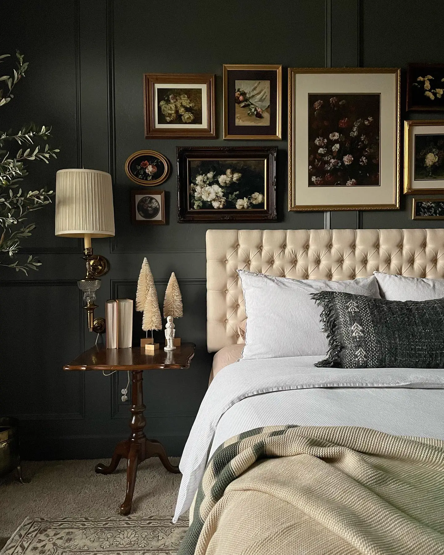 Warm tones and layers of textures 🤎✨ This tranquil bedroom features our  Limewash Paint on the walls and ceiling in color Soft Taupe