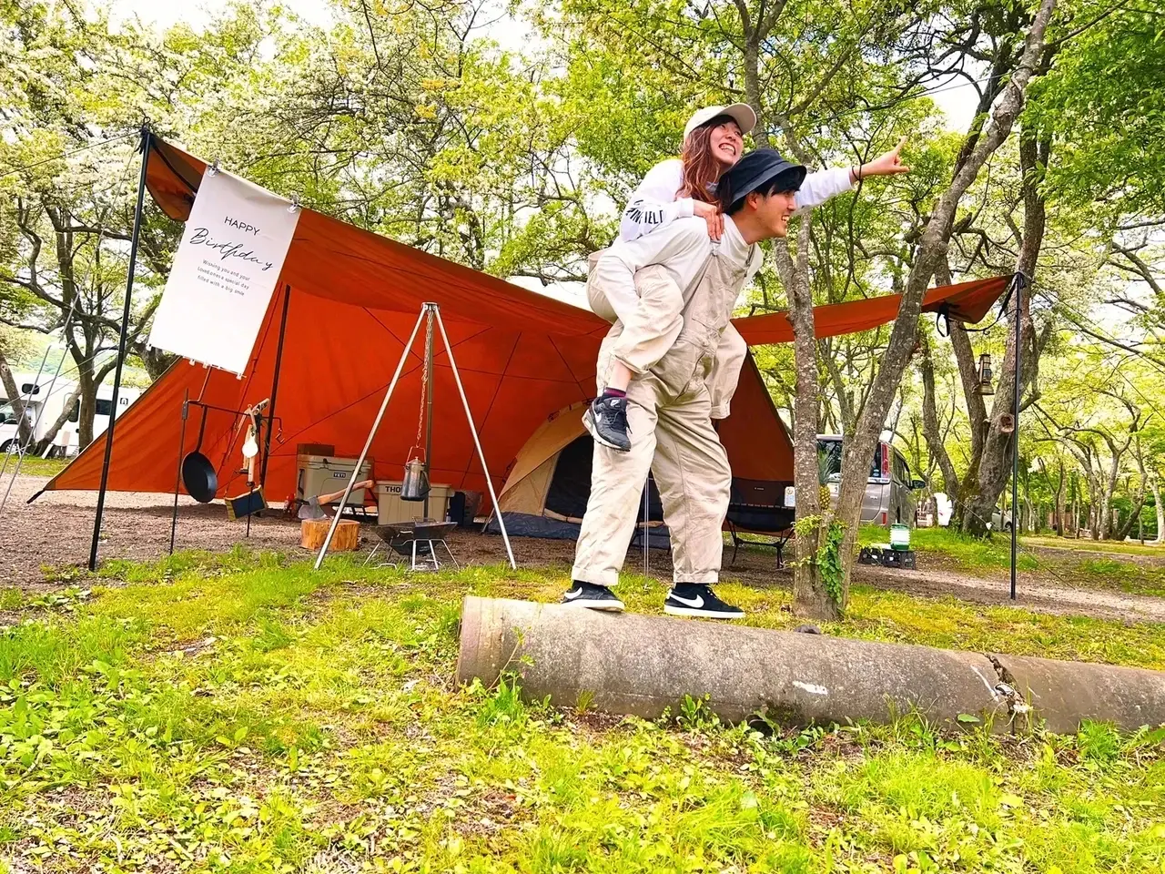 キャンプコーデ】キャンプといえばオーバーオールですよね？笑