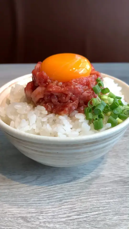 炙りユッケ丼