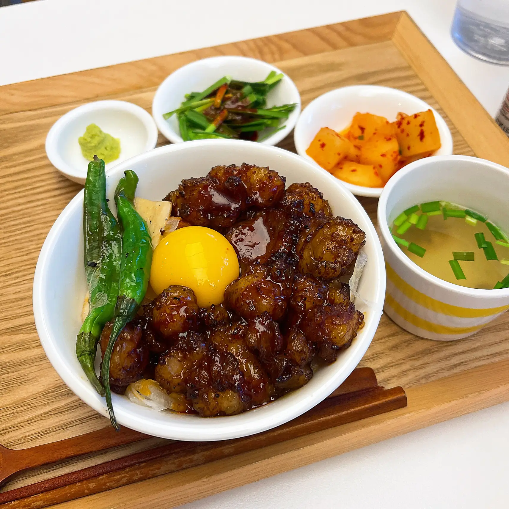 Korea trip] Spicy rice bowl with a lot of gopchang | Gallery posted by  にいけい【韓国グルメ】 | Lemon8