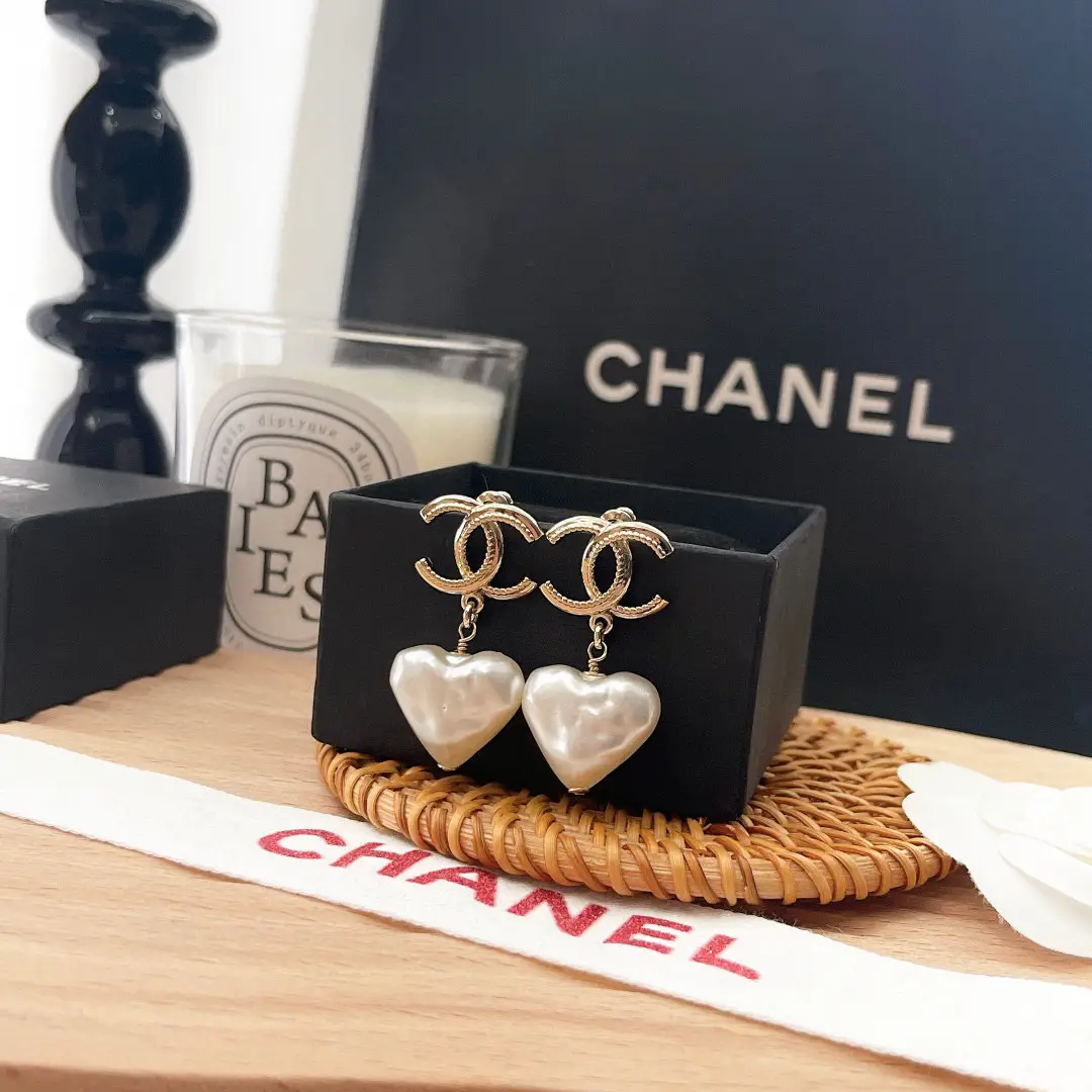 Chanel イヤリングのネックレス | Luisaが投稿したフォトブック | Lemon8