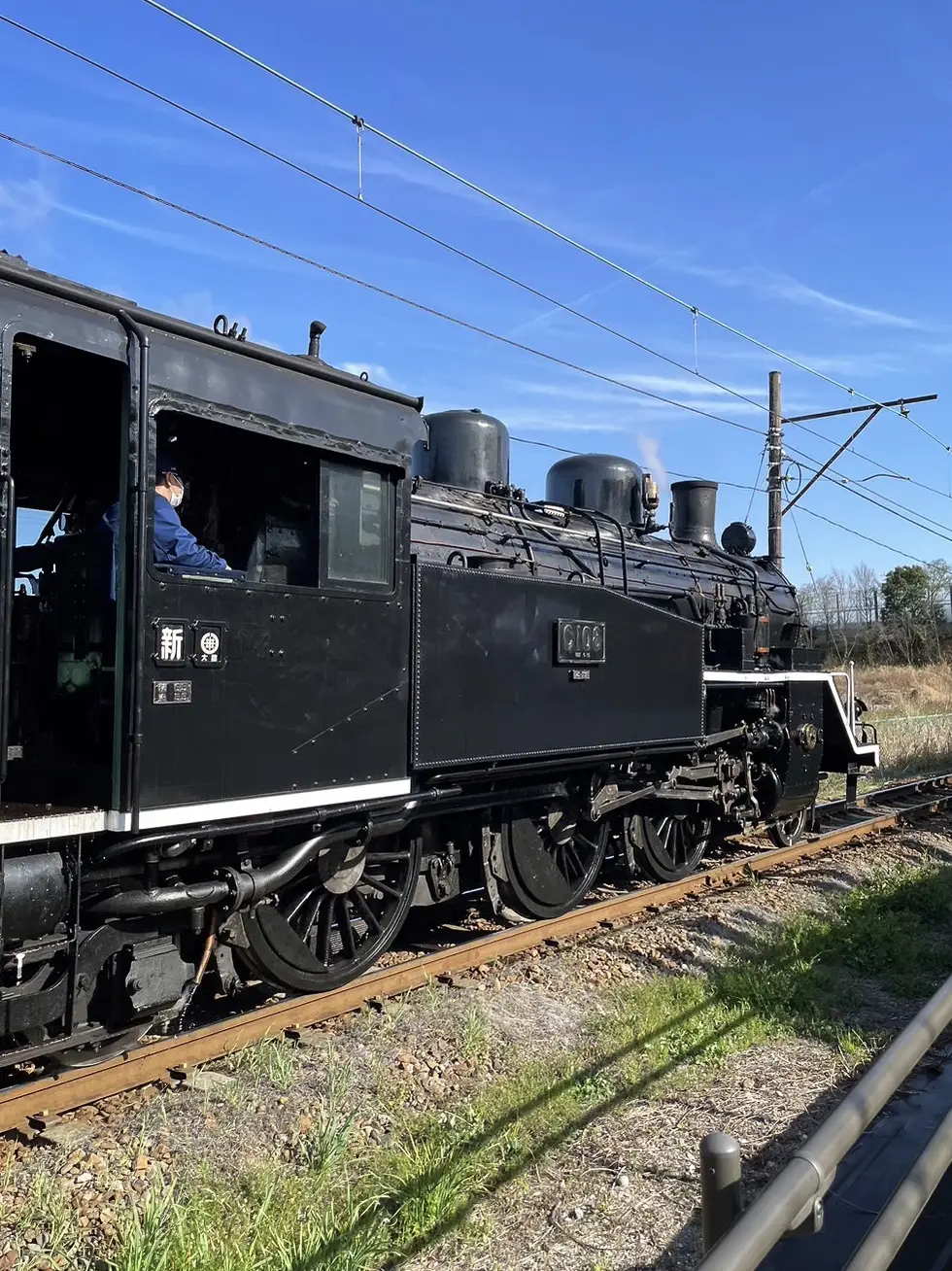 大井川鉄道門出駅。お茶色の緑のポストが可愛い✨ラッキーな事に通過