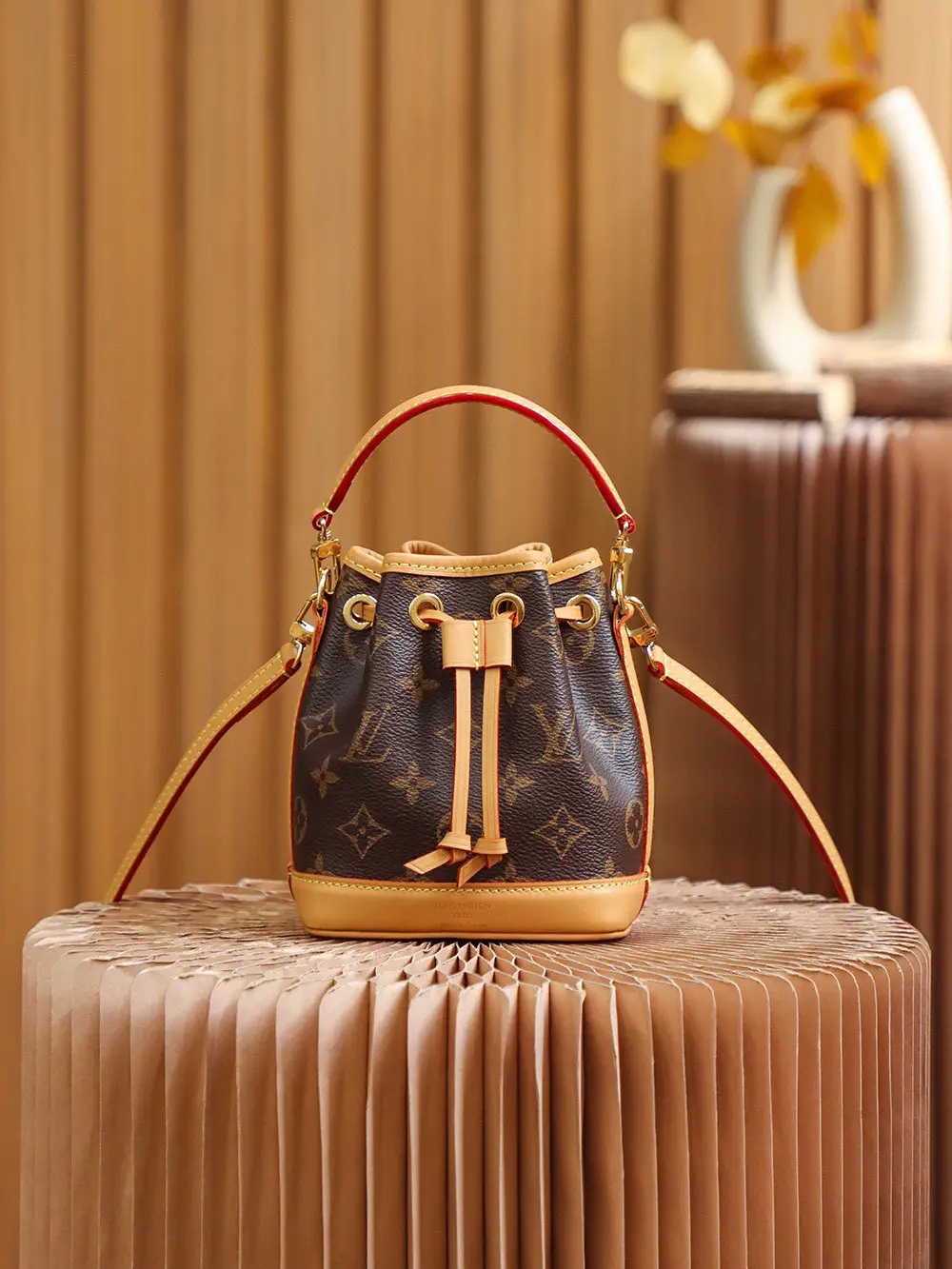 Louis Vuitton Chain Handbag Bag, Gallery posted by Fashioner