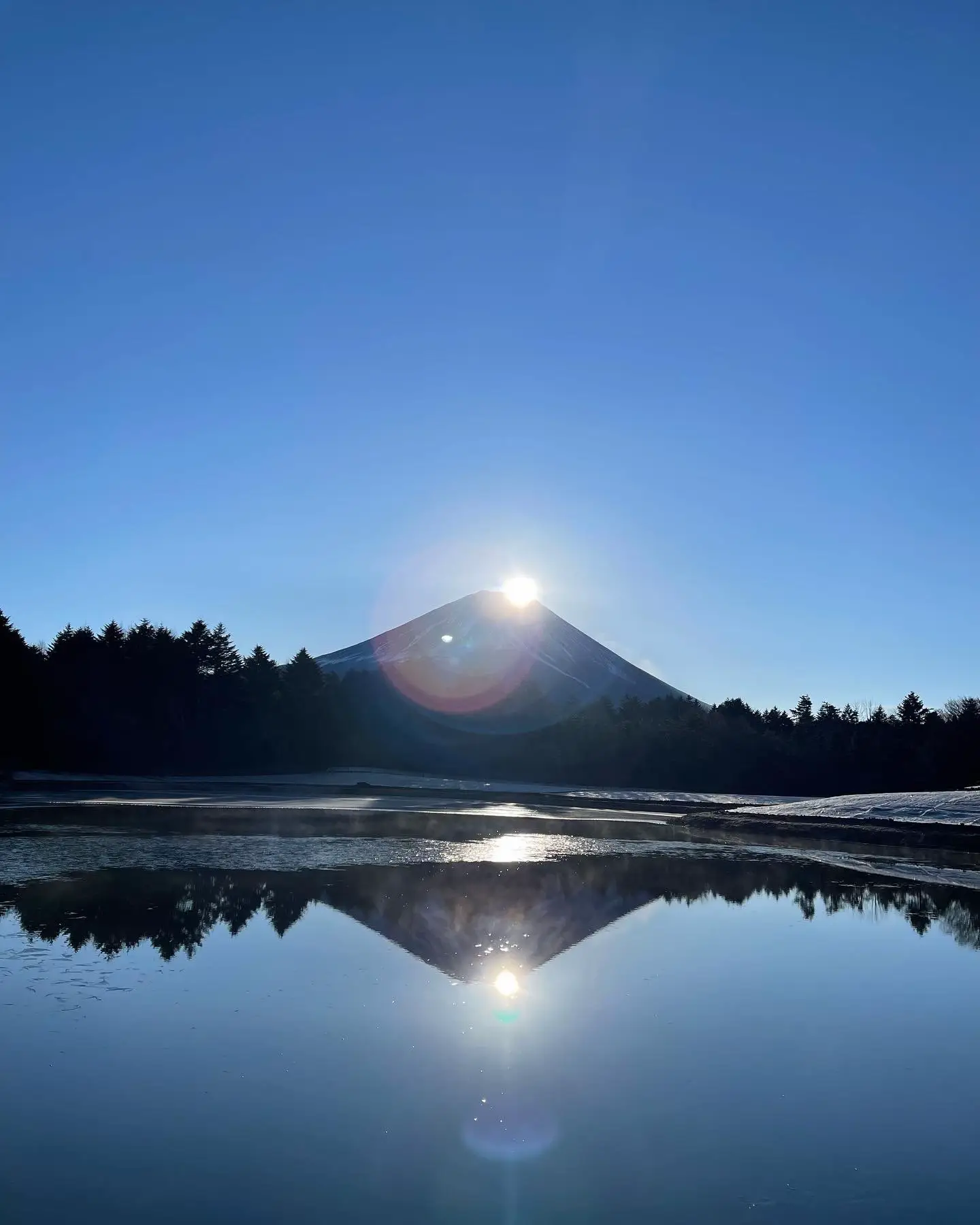 幻想的な《ダブルダイヤモンド富士》を鑑賞するならここ【山梨・本栖湖