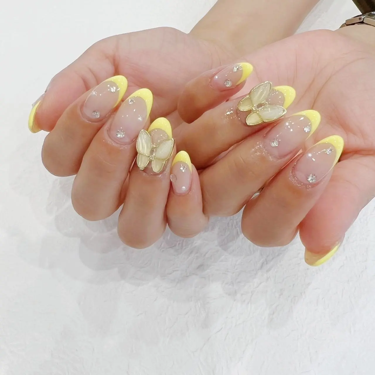 蝶々ネイル💅💞 | chiha / 低身長コーデが投稿したフォトブック | Lemon8