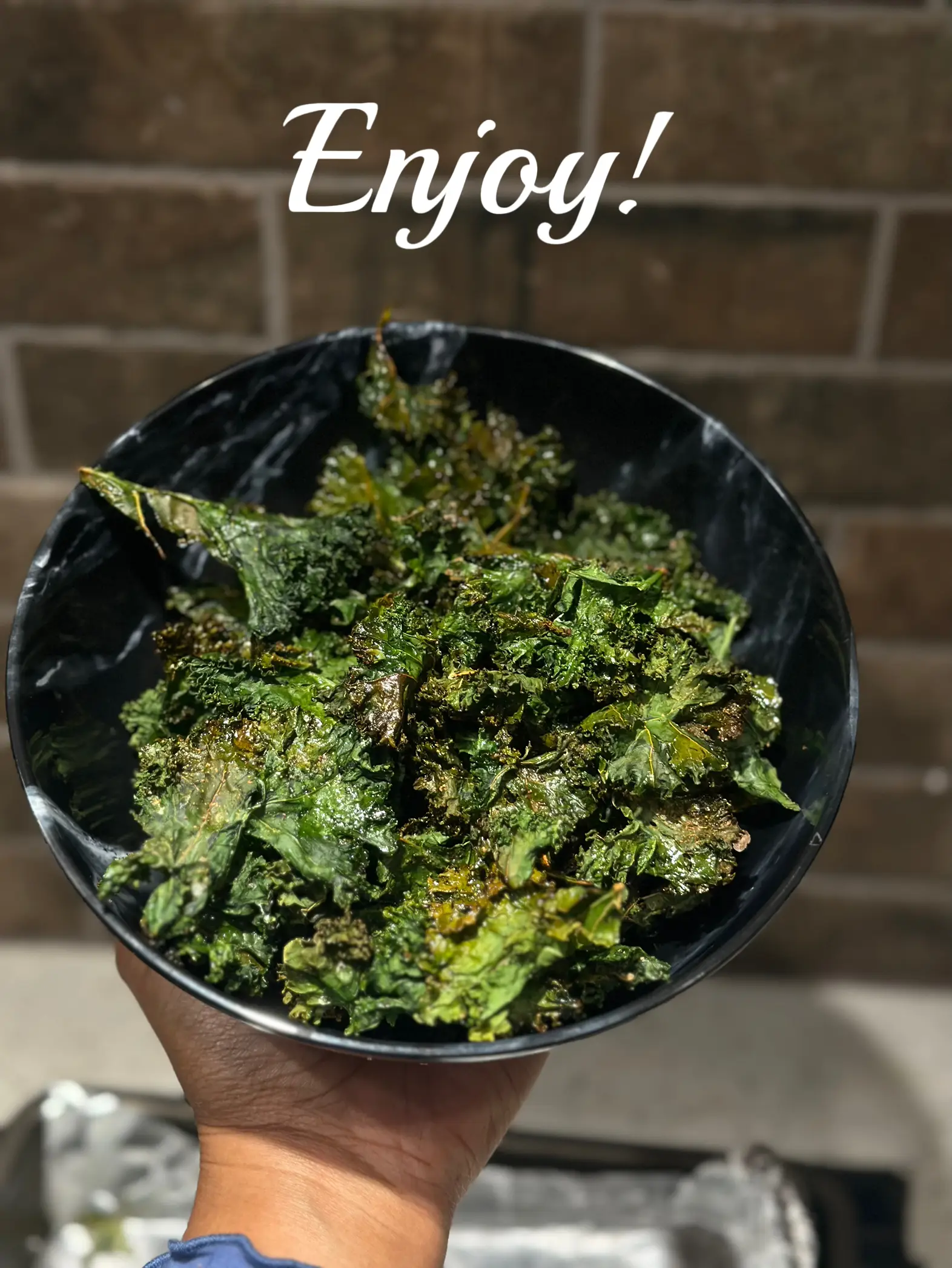 EASY AIR FRYER KALE CHIPS 🥬 Ideal for kale that's about to go bad OR
