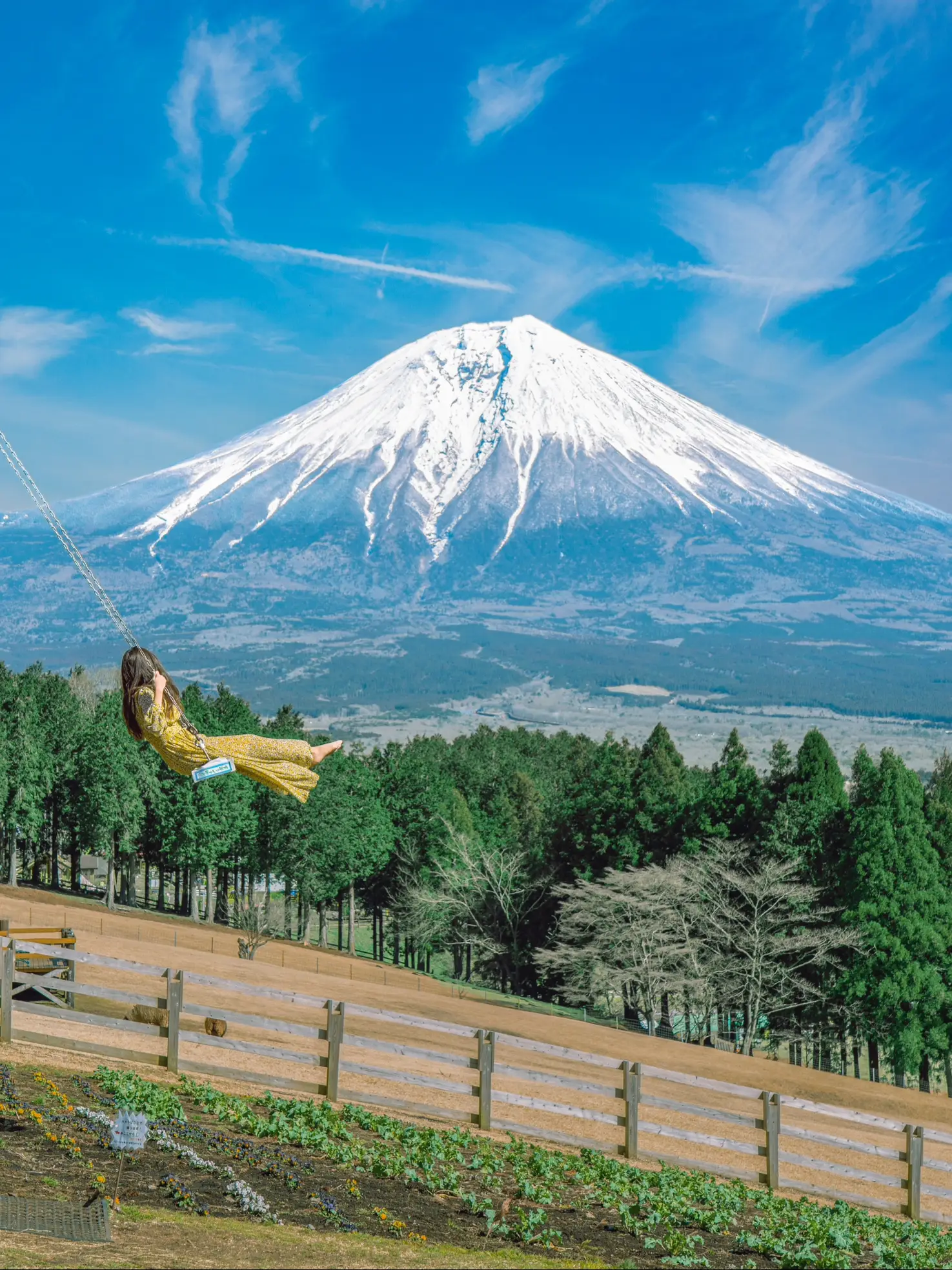 富士山方面に向かって現れた龍神雲 キーホルダー - アクセサリー(女性用)