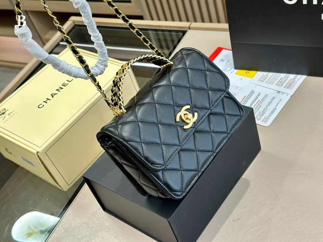 シャネルのバッグ，流行のスウェットスタイル，超人気 | 熙熙が投稿  