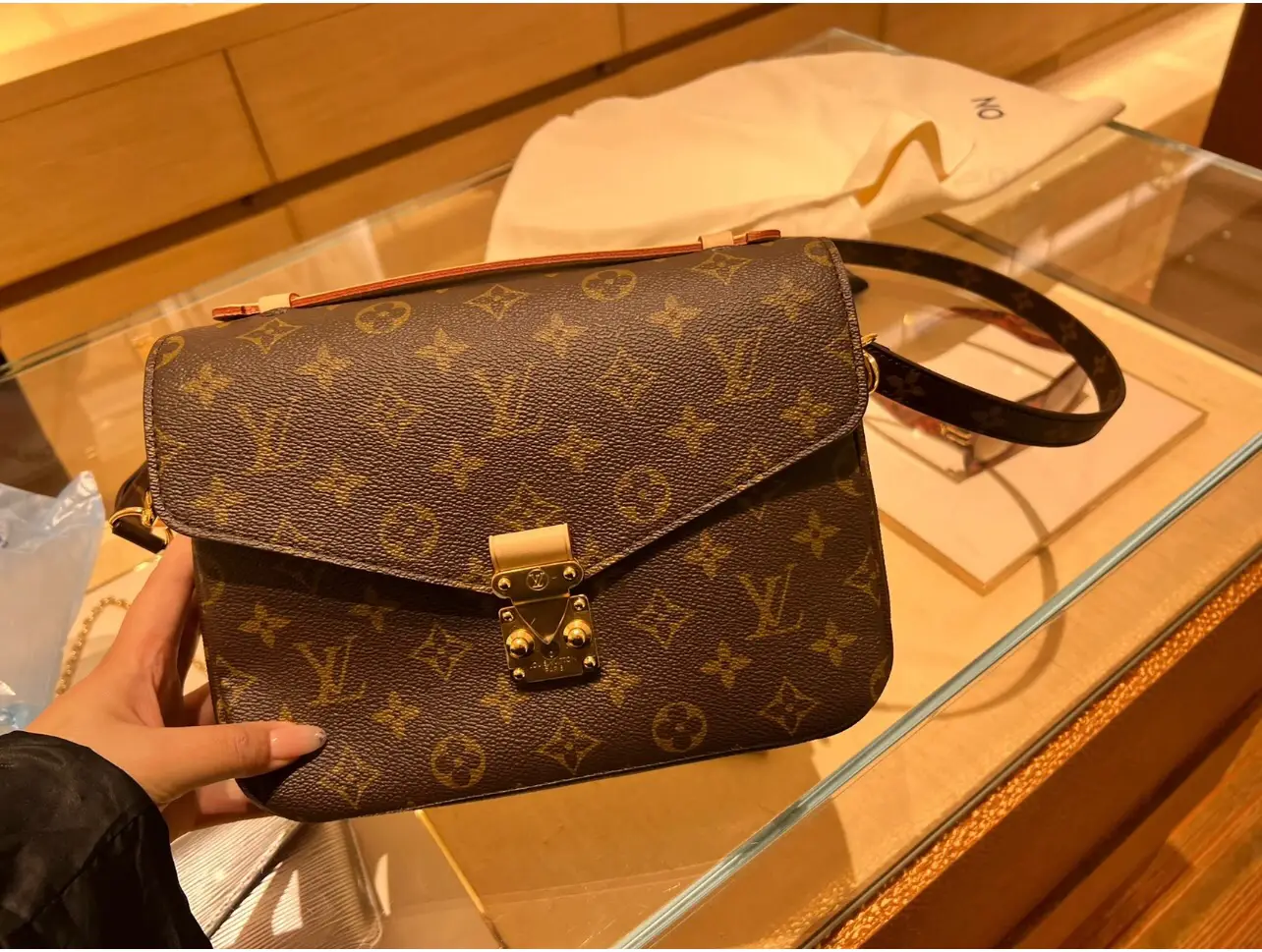 Lv Papillon Insert - Best Price in Singapore - Nov 2023