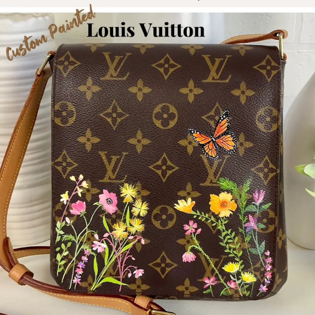 Personalized Louis Vuitton bag with exclusive hand-paint! @louisvuitton  💓💓💓💕💕💕💗💗💗 DM to know more! #art_akuz #bags_akuz #akuz
