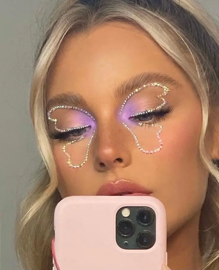 Beauty Trend : Euphoria Makeup Looks -  Rhinestone makeup, Coachella makeup,  Fashion makeup