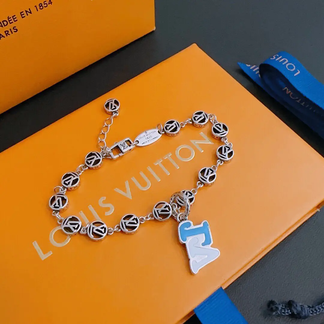 LV Louis Vuitton bracelet | Diamondringが投稿したフォトブック | Lemon8