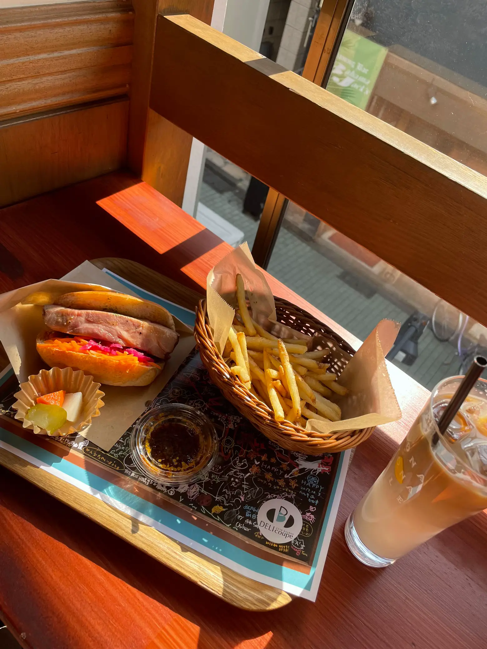 北千住】具材が倍量に  ⁈メニュー豊富なコッペパン🥪 | 食事とカフェと