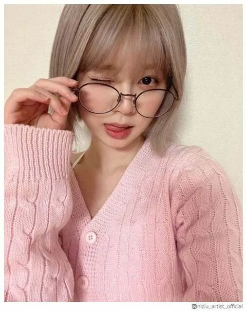 【～9/26まで値下げ】NiziU MAKO 直筆サイン入り生写真 チェキ 9/26まで値下げ】NiziU MAKO 直筆サイン入り生写真 チェキ 9/26まで