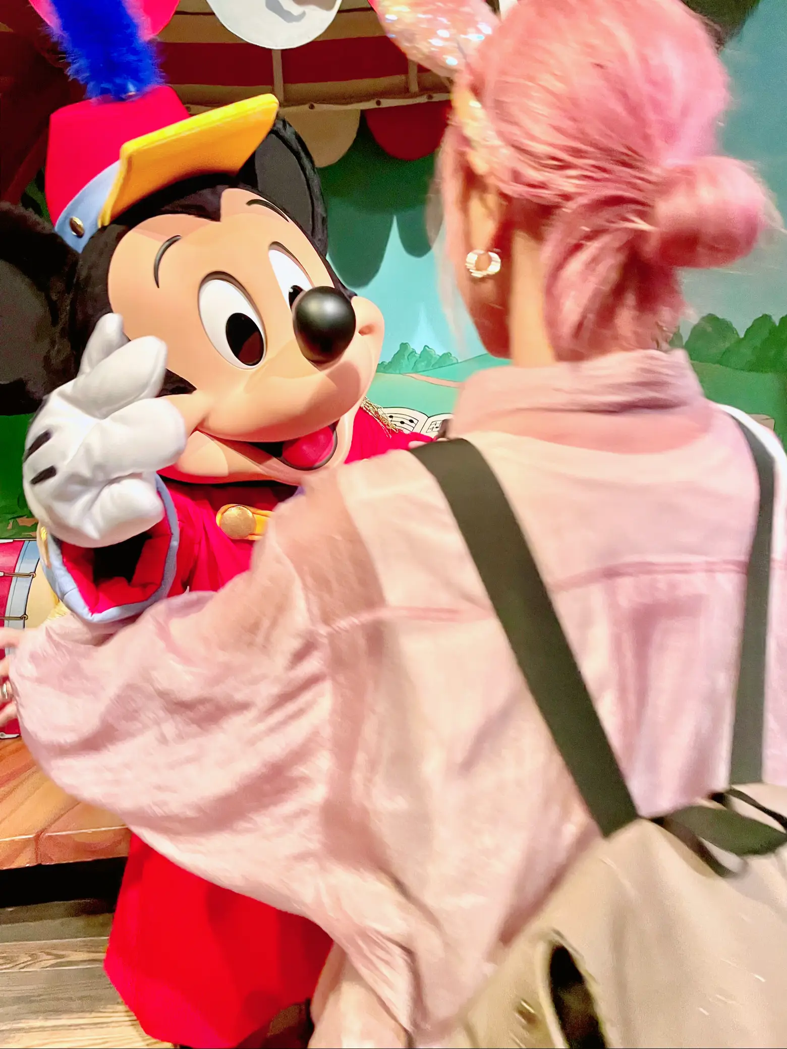 40周年ディズニーがかわいすぎる💓淡めカラーのディズニーコーデが大