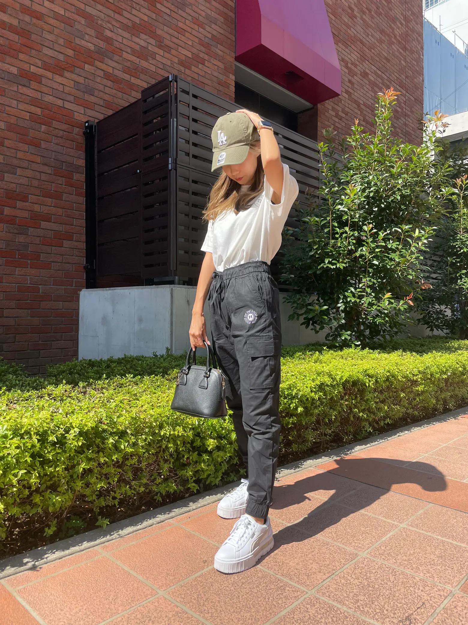 T-shirt × cargo pants is cute! | Gallery posted by Momo | Lemon8